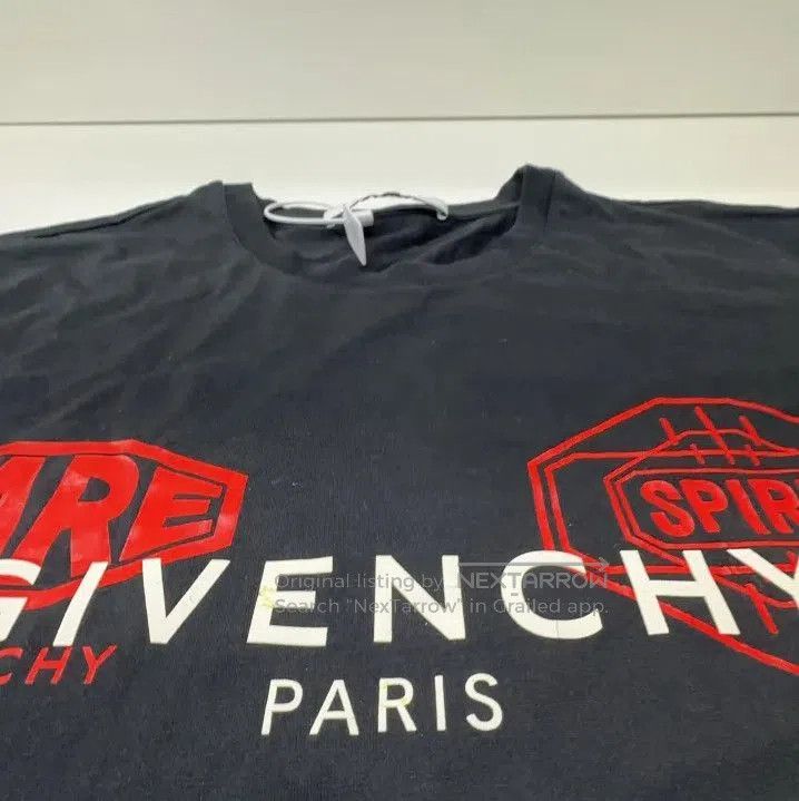 Givenchy Givenchy Men's Logo Print Short Sleeve T-shirt. Size US L / EU 52-54 / 3 - 7 Thumbnail