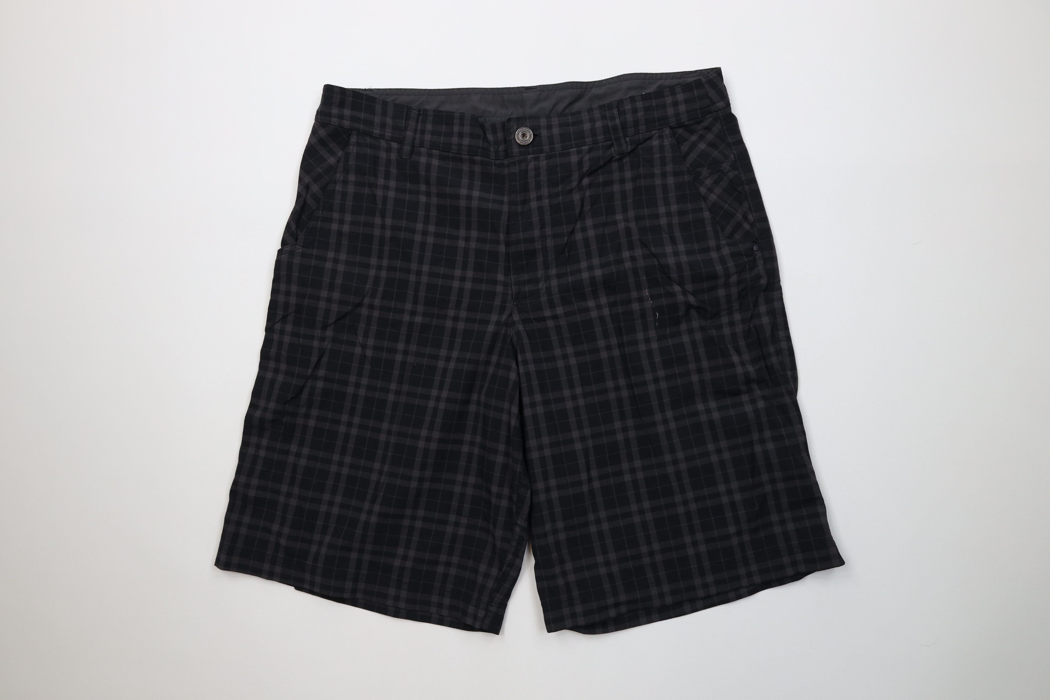 Lululemon Lululemon Kahuna Golfing Golf Chino Shorts Gray Plaid Size US 36 / EU 52 - 1 Thumbnail