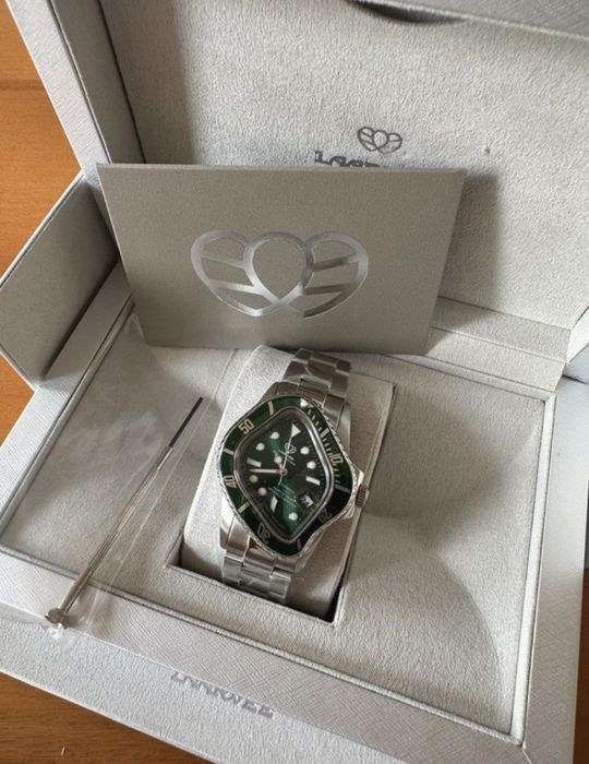 Montre Laarve PEA001 "Hulk" Verte - Boîtier 40x45 Mm, étanche 30M, Neuve Avec étiquettes