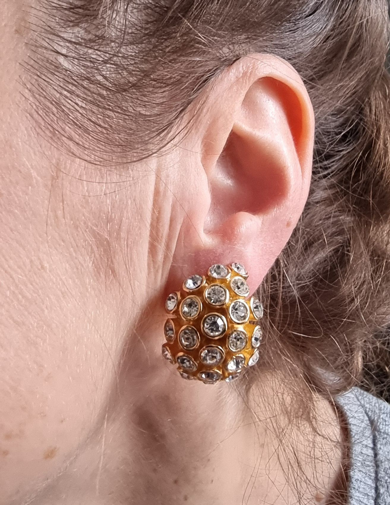 Vintage Rare Find Vintage CHRISTIAN DIOR 1990s Gold-Tone Clip-On Ear Size ONE SIZE - 1 Thumbnail
