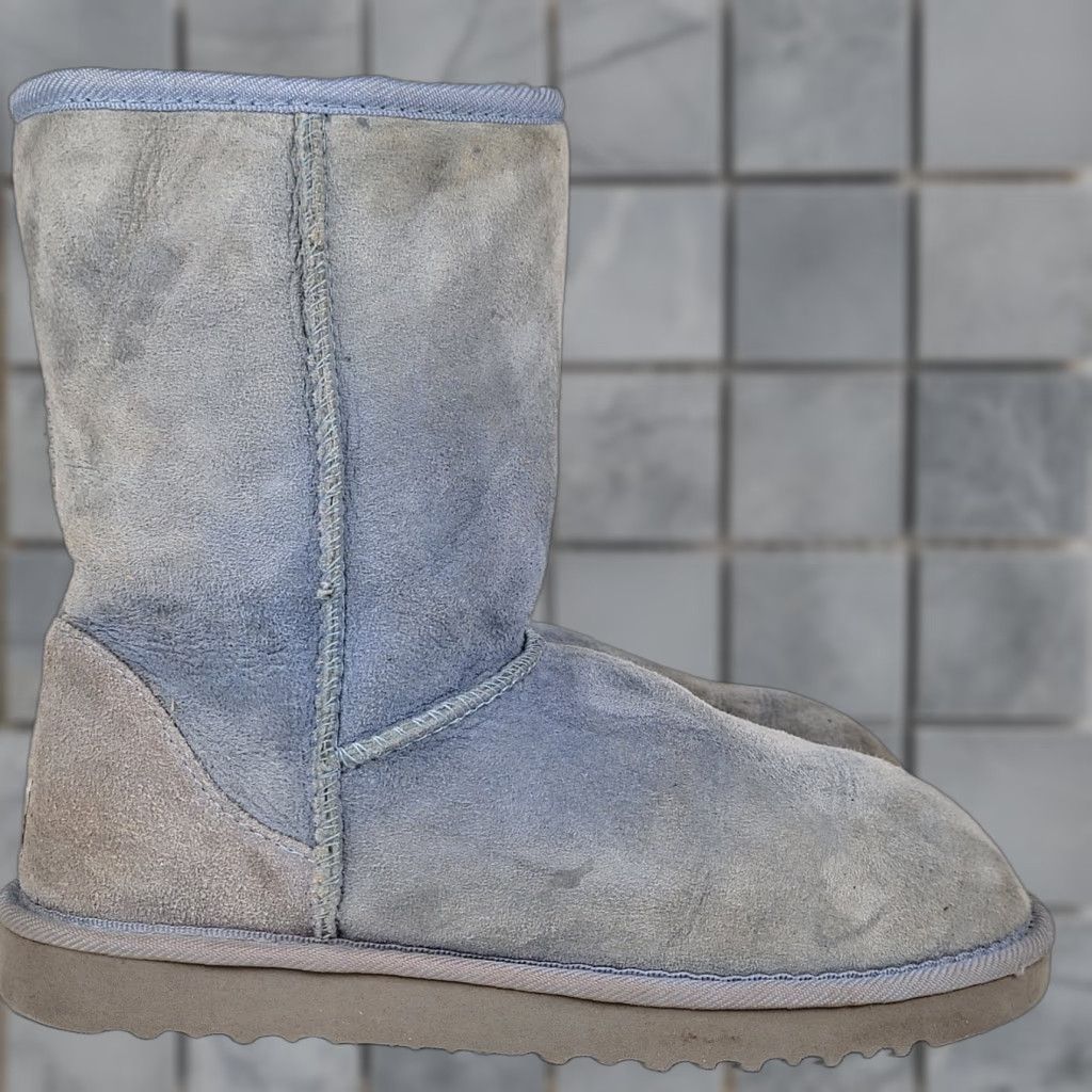 Ugg UGG Classic Short Boots Womens Size 7 Suede Light Blue Shearling Wool Lined Winter Casual Size 28" / US 6 / IT 42 - 1 Thumbnail