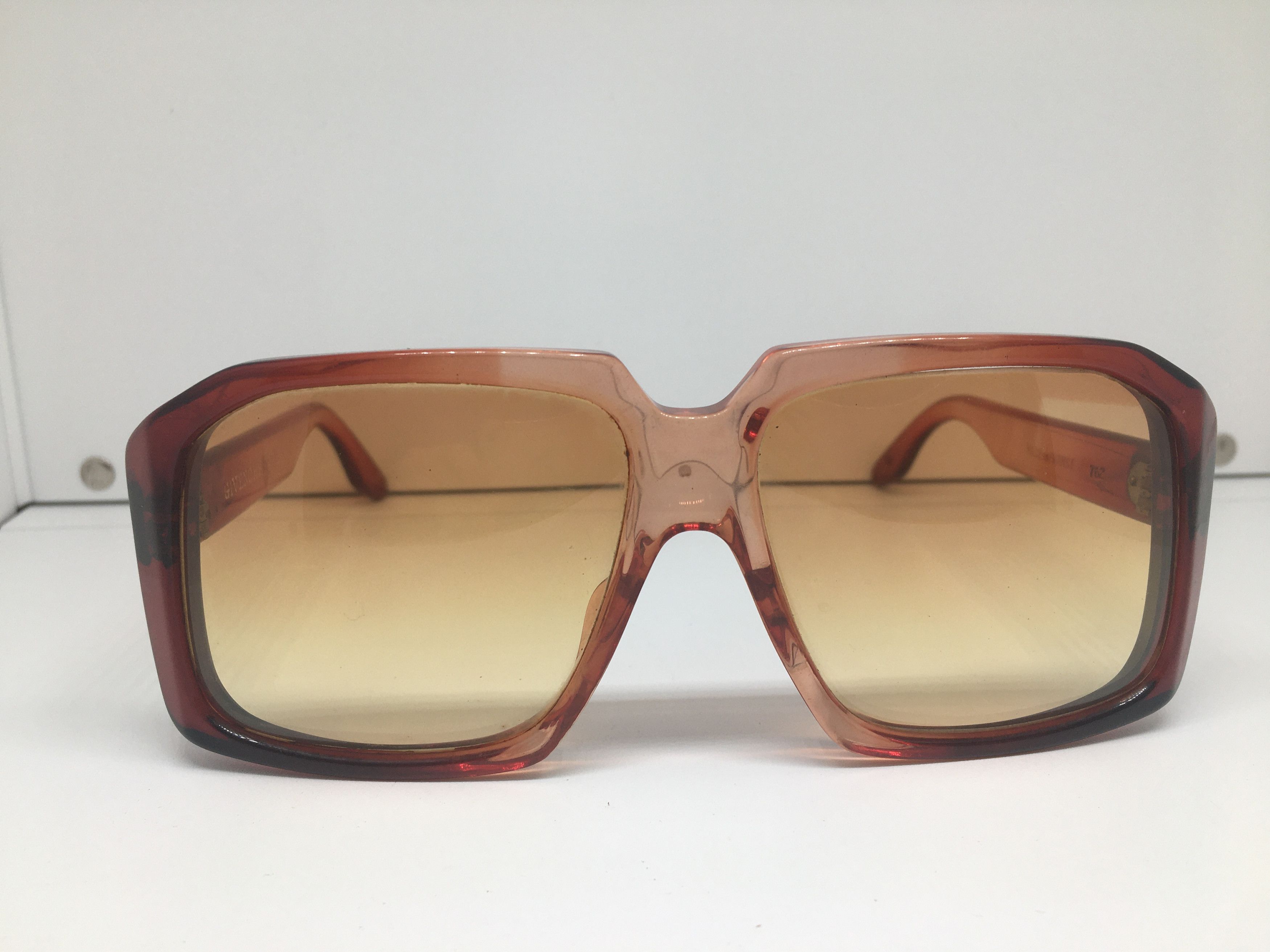 Givenchy MOD GIVENCHY PARIS 762 LUNETTES DE SOLEIL Sunglasses France Size ONE SIZE - 2 Thumbnail