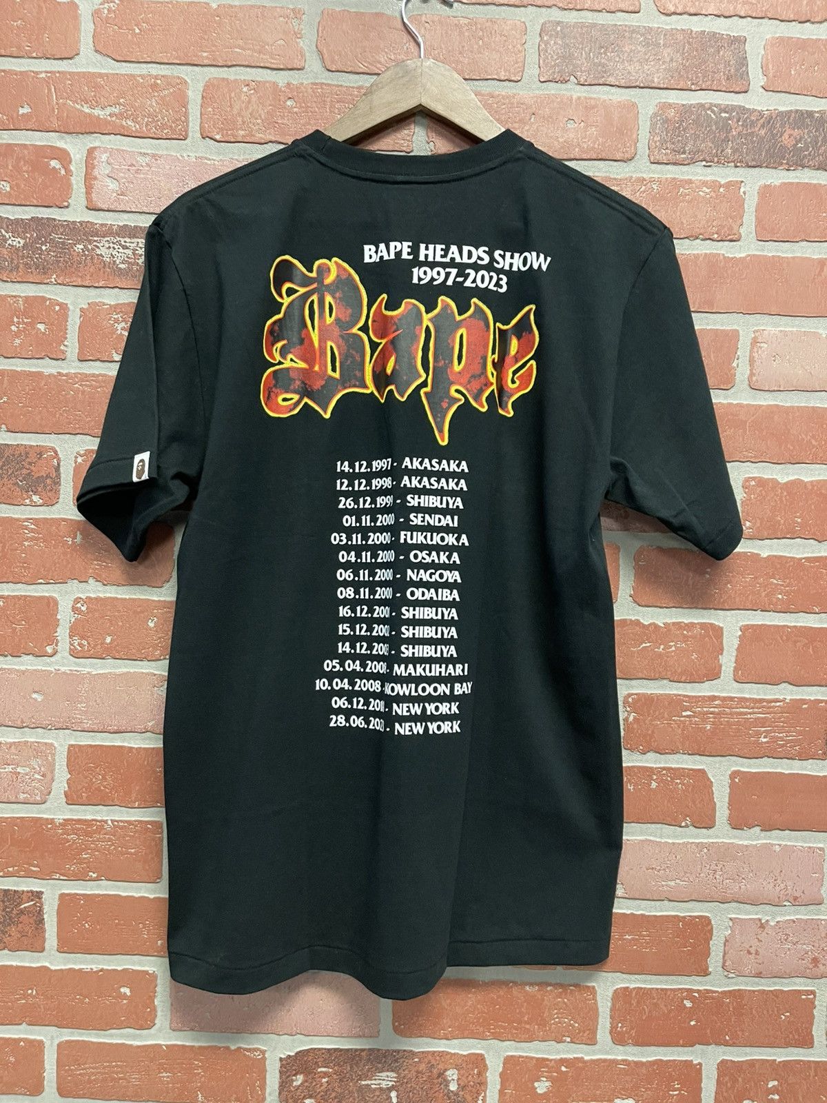 Bape Size L - Bape Boombox Tee Tour Vibes Brand New! Size US L / EU 52-54 / 3 - 5 Thumbnail