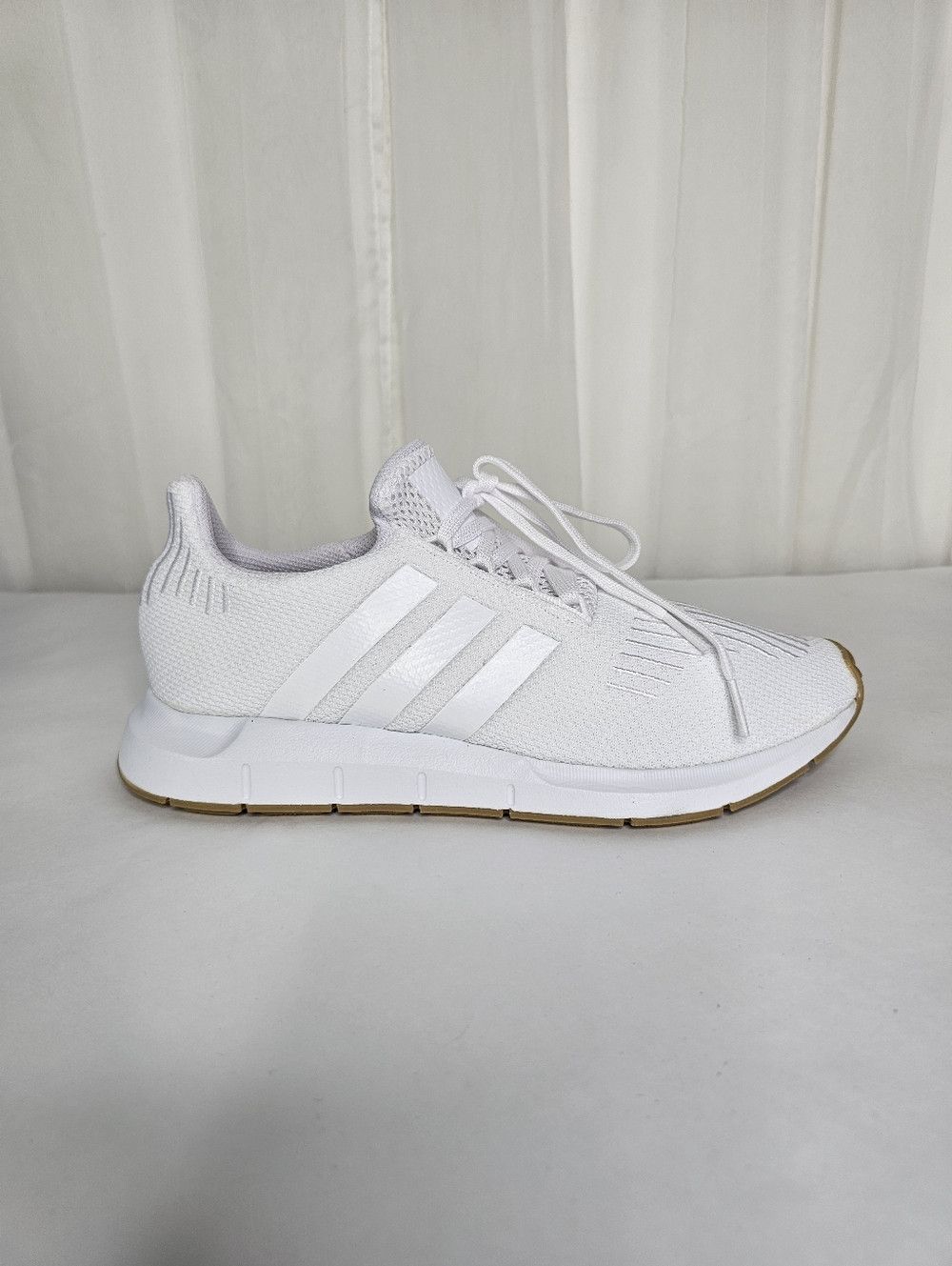 Adidas Adidas Orginals Swift Run Cloud White Gum Running Sneakers Size US 8 / EU 41 - 10 Thumbnail