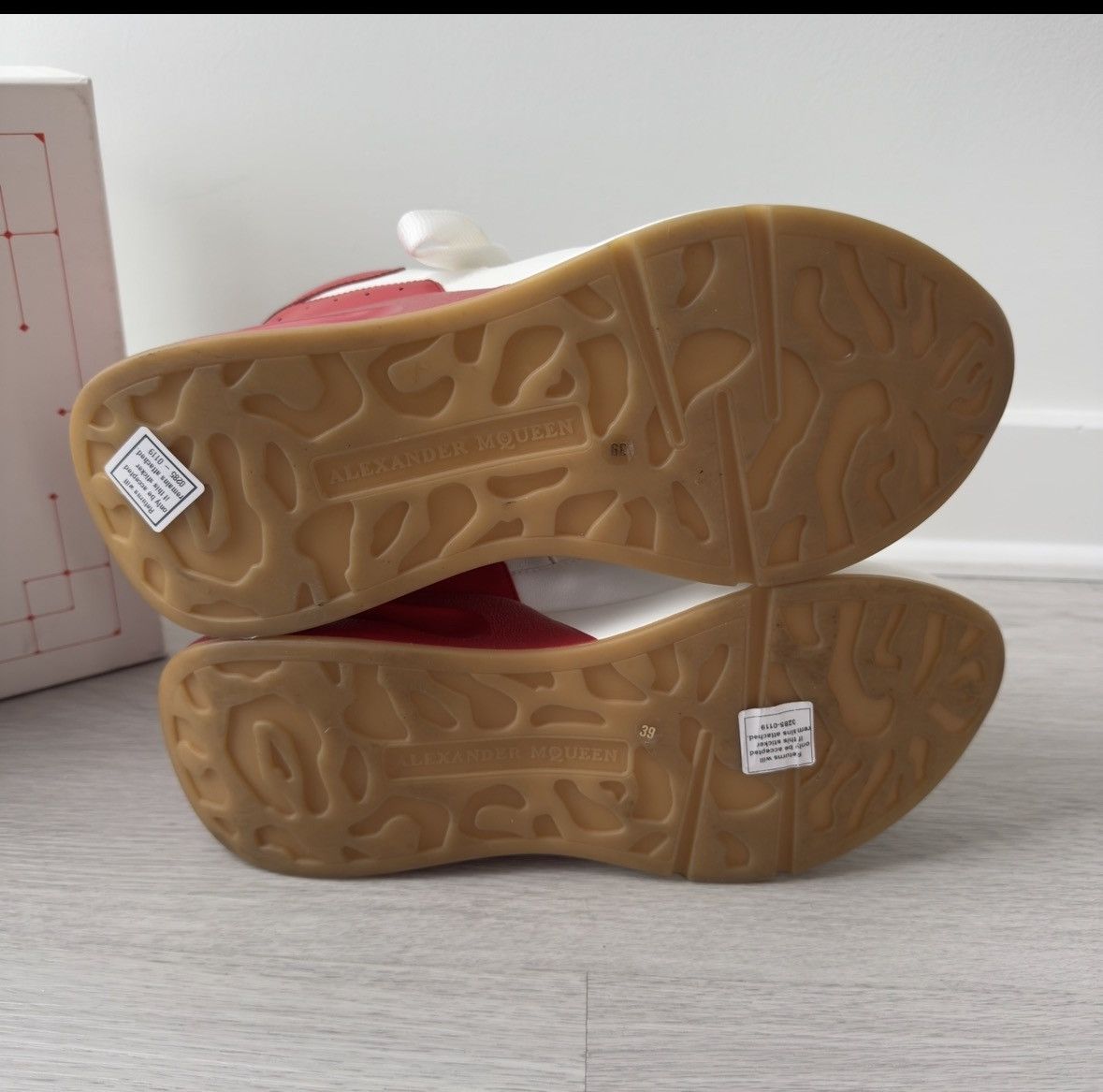 Alexander McQueen Alexander McQueen: Larry Oversized Men's Sneakers Size US 6 / EU 39 - 12 Thumbnail