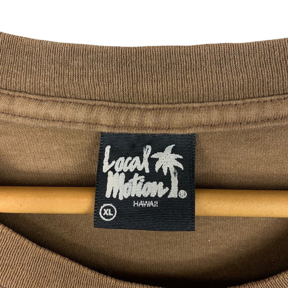 Vintage Vintage 90s LOCAL MOTION sun faded big logo Surfing tee Size US XL / EU 56 / 4 - 4 Thumbnail