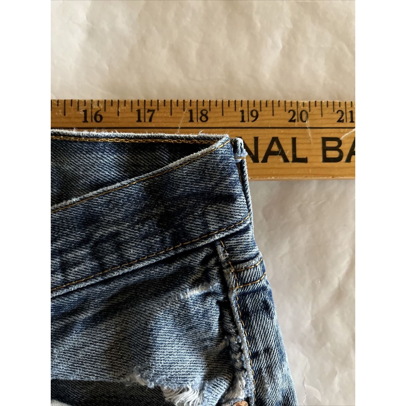 Levi's Levis 501 Jeans 38x30 Blue Denim Button Med Wash Distressed Size US 38 / EU 54 - 3 Thumbnail