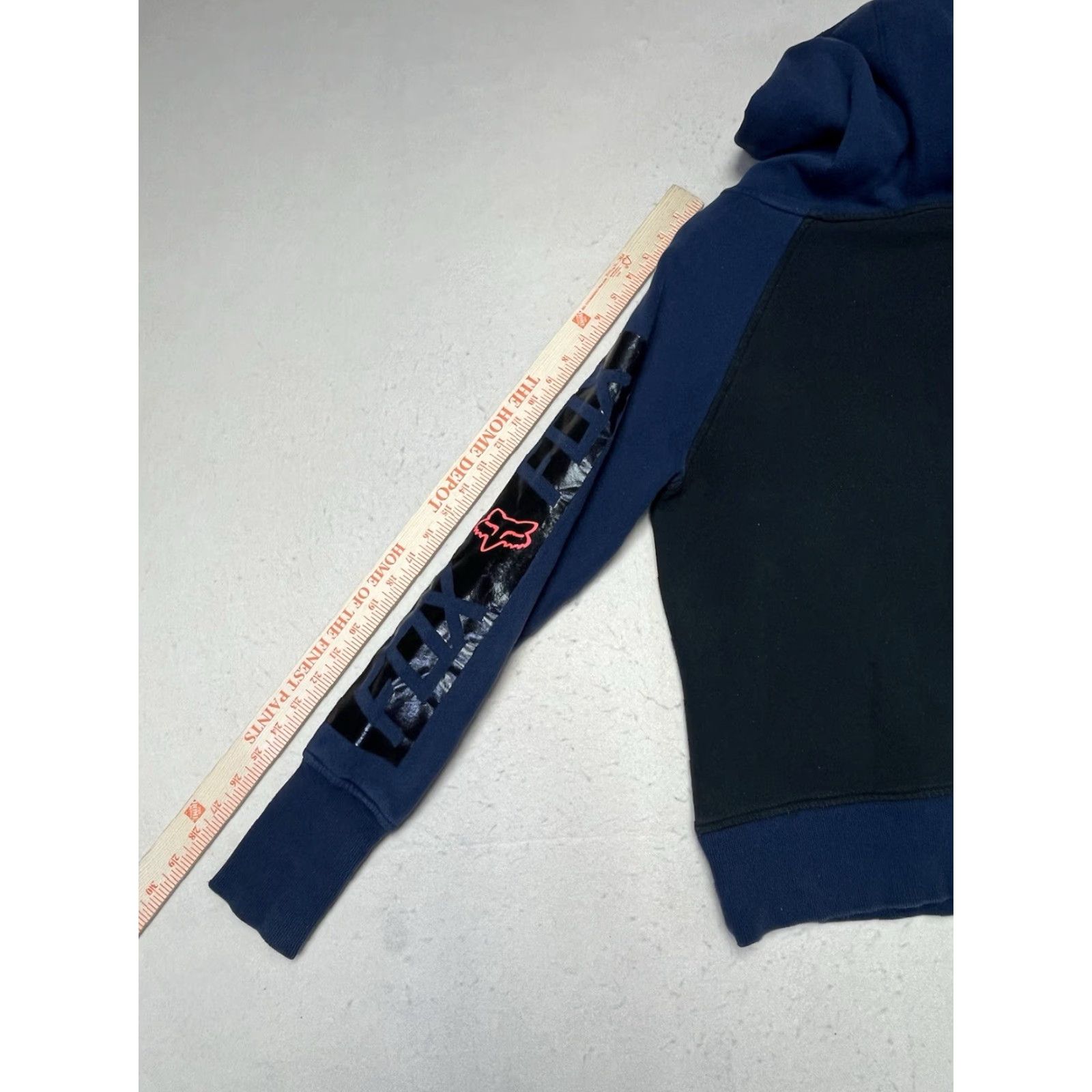 Fox Racing Fox Hoodie Mens Medium Black Pullover Sweatshirt Graphic Print Logo All Seasons Outdoor Sports Travel (Breathable, Hooded, Pockets) Clothing Size US M / EU 48-50 / 2 - 5 Thumbnail