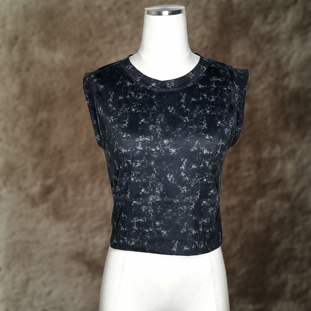 Vintage VINTAGE? LegEnd Activewear Top Womens Large Blue Tie Dye Print Crop Length Buttery Soft Size L / US 10 / IT 46 - 1 Thumbnail