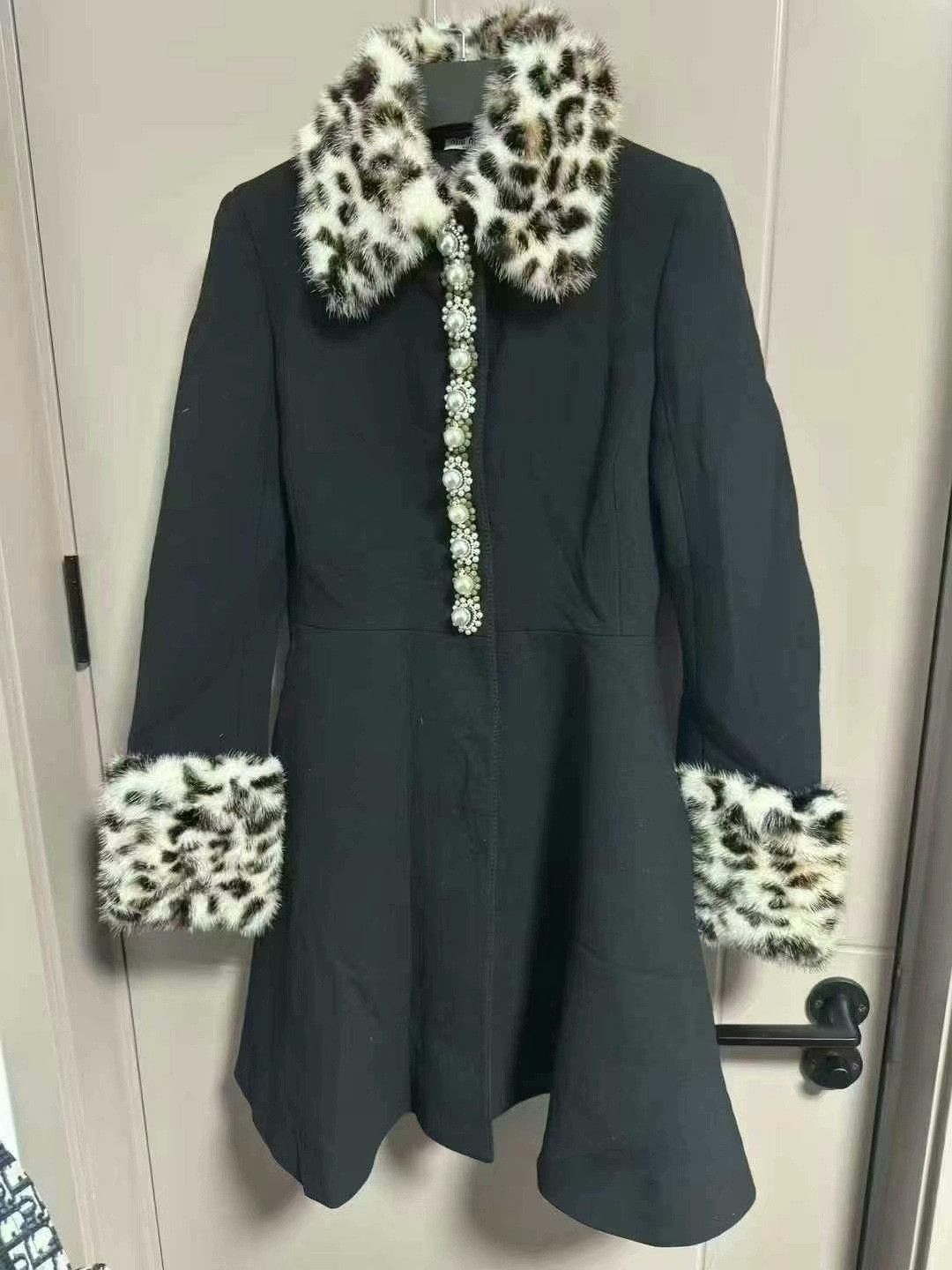 Miu Miu miu miu leopard print fur coat Size M / US 6-8 / IT 42-44 - 1 Thumbnail