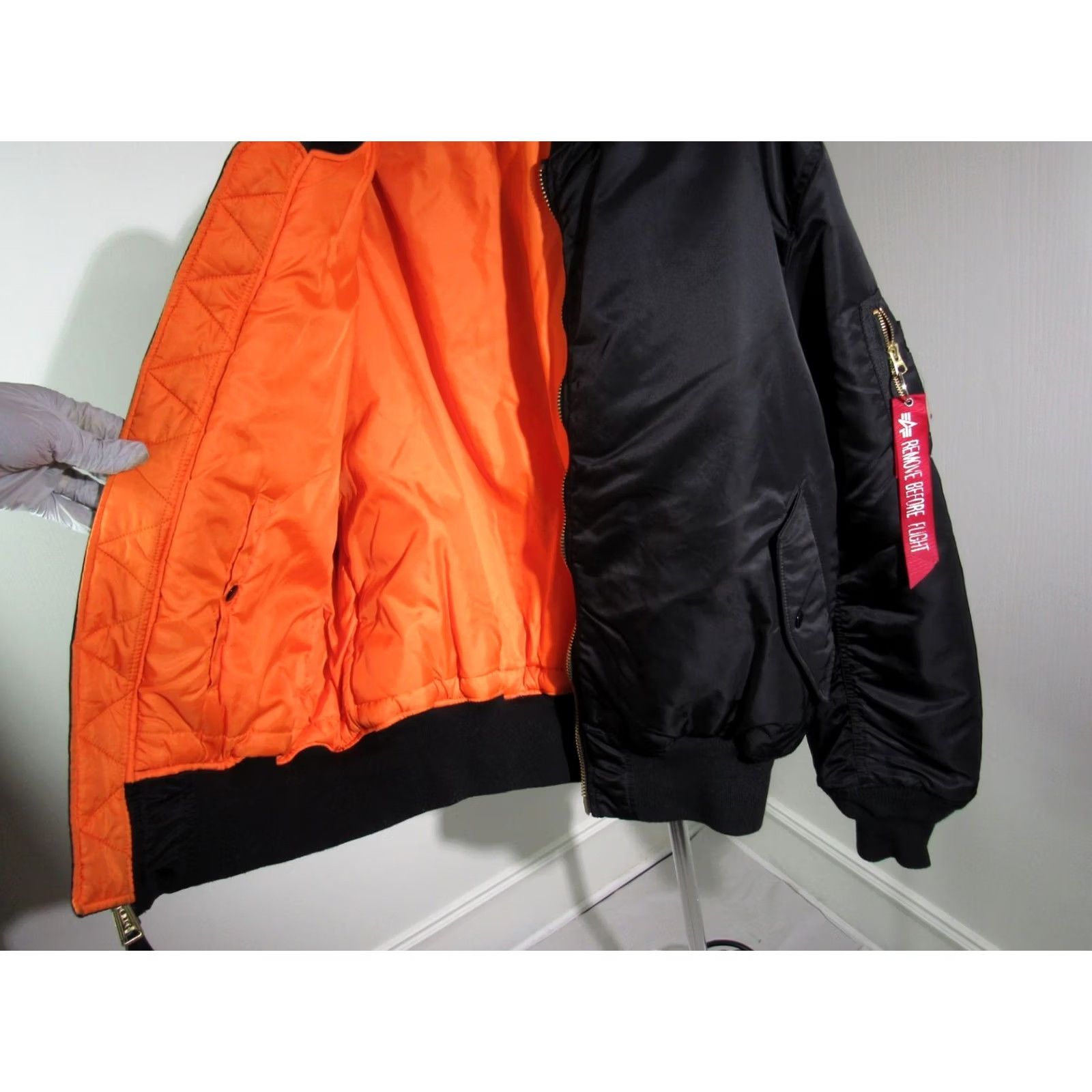 Vintage VINTAGE Alpha Industries MA1 Reversible Black Orange Rocket Flight Bomber Jacket XL Size US XL / EU 56 / 4 - 3 Thumbnail