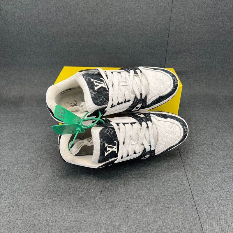 Louis Vuitton Louis Vuitton Low-Top Panda Trainers for All 0079 Size US 9.5 / IT 39.5 - 8 Thumbnail
