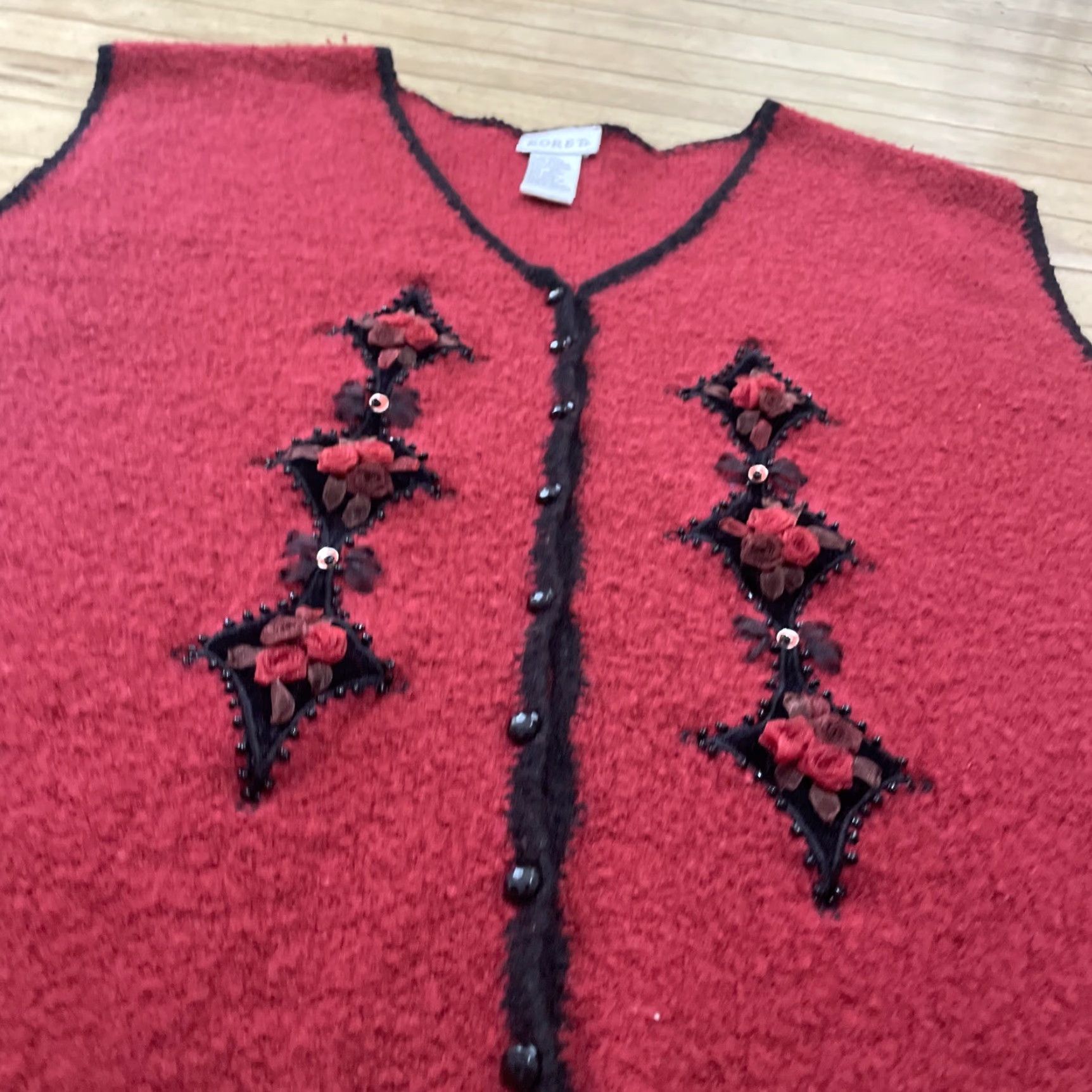 Vintage Koret Vest Sweater 2X Womens Wool Red Floral Beaded 3D Art Vintage 90s Knit V-Neck Sleeveless Vintage Size XXL / US 16-18 / IT 52-54 - 4 Thumbnail