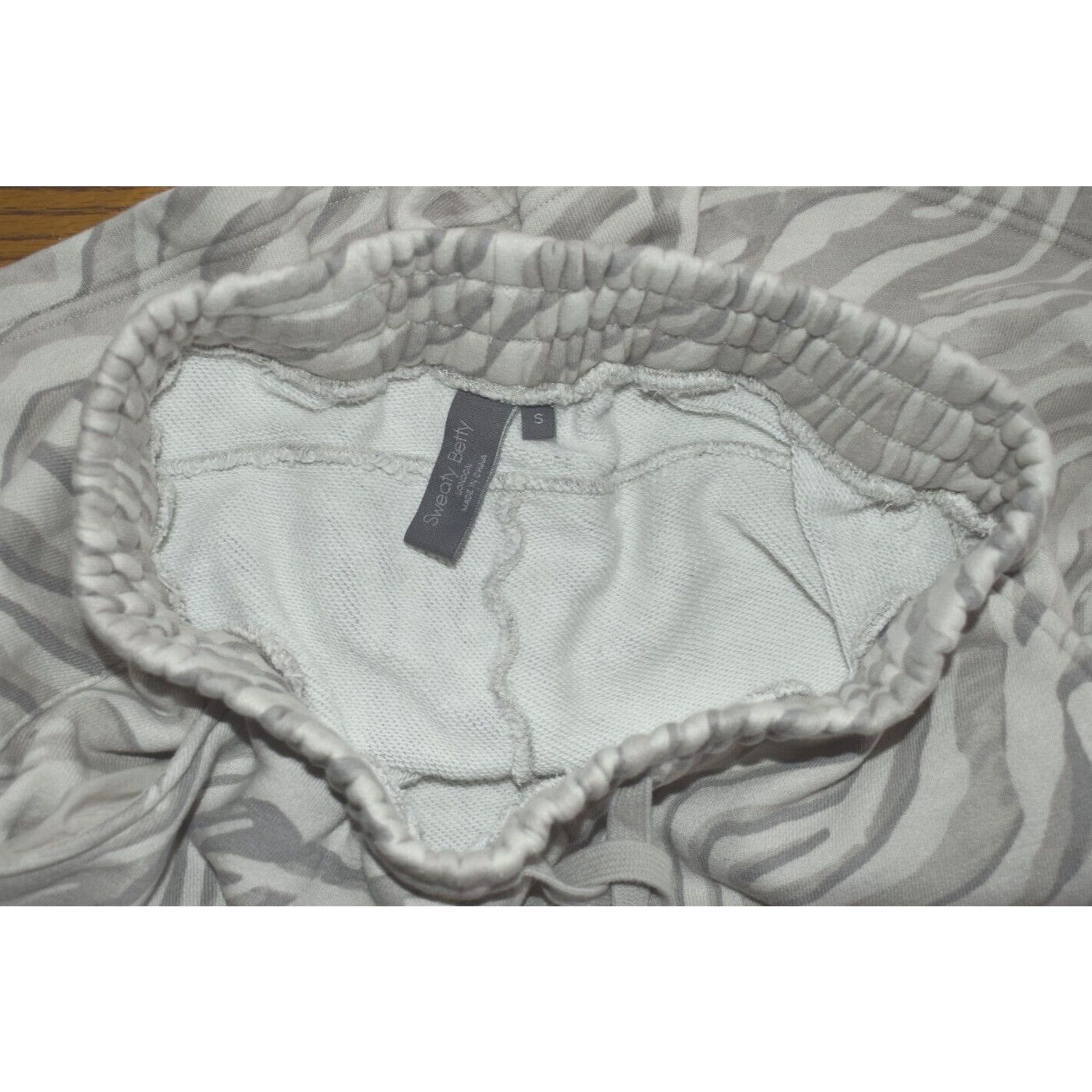 Sweaty Betty SWEATY BETTY Essentials Gray Zebra Print Fleece Shorts Sz S Size 27" / US 4 / IT 40 - 3 Thumbnail