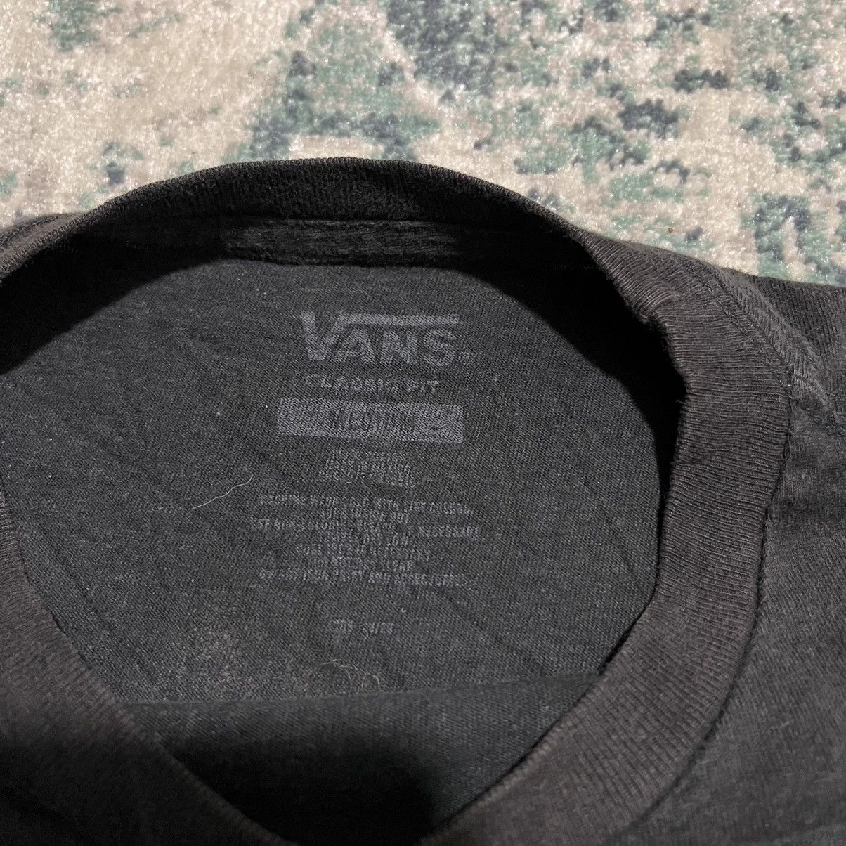Vans ⚡️Vans Head Drill Backhit Logo Tee . Kepala kena screw Size US M / EU 48-50 / 2 - 5 Thumbnail