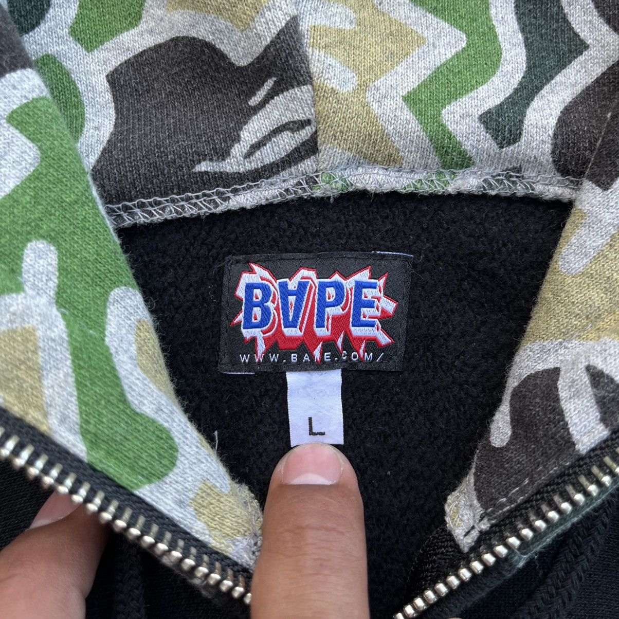 Bape A Bathing Ape Early 2000s Graphic Hood Camo full Zip Hoodie Size US L / EU 52-54 / 3 - 7 Thumbnail