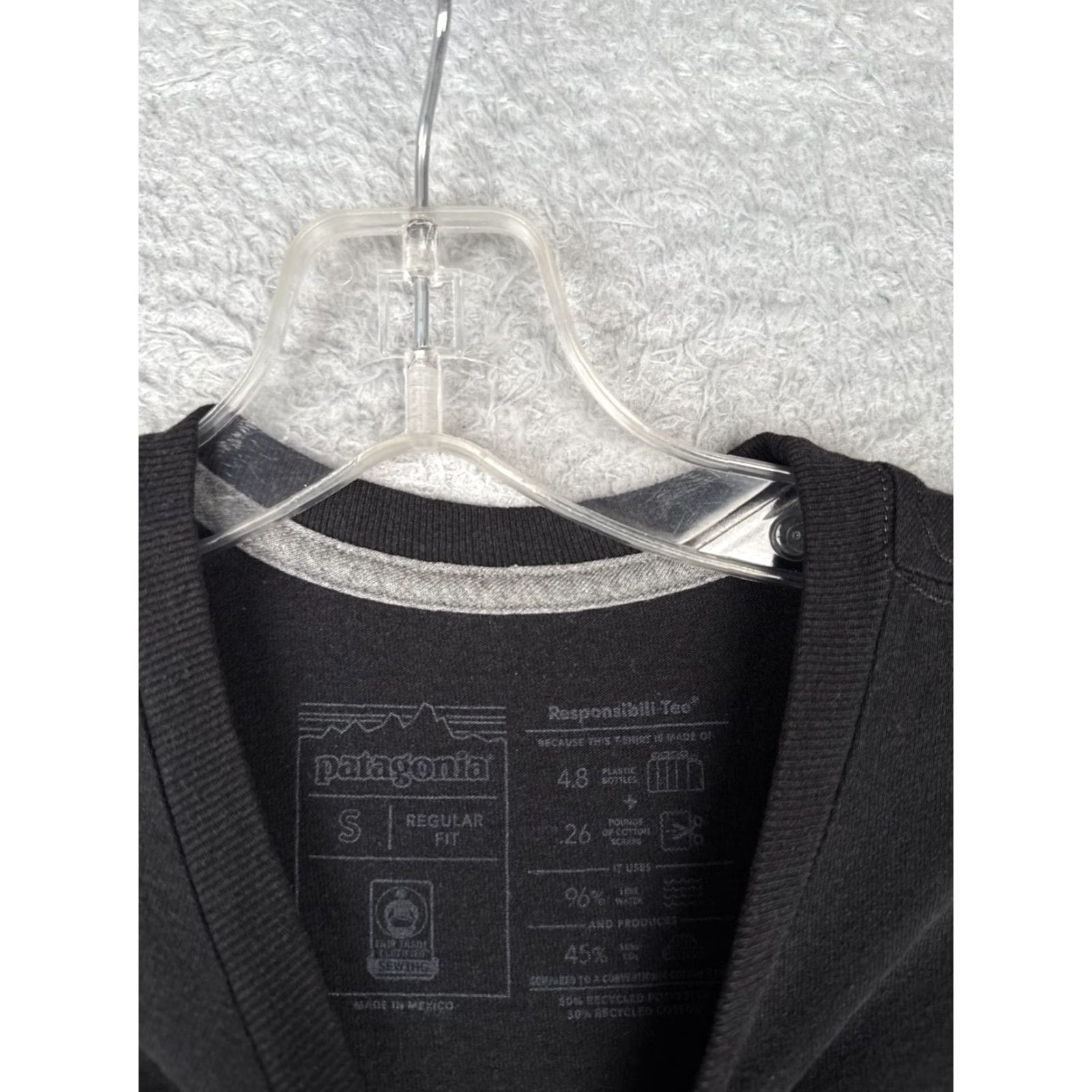 Patagonia Patagonia Shirt Men Small Black Short Sleeve Crew Neck Polyester Blend READ Shirt Mens Small Black Short Sleeve Crew Neck Patagonia T-Shirt 90s? Size US S / EU 44-46 / 1 - 7 Thumbnail