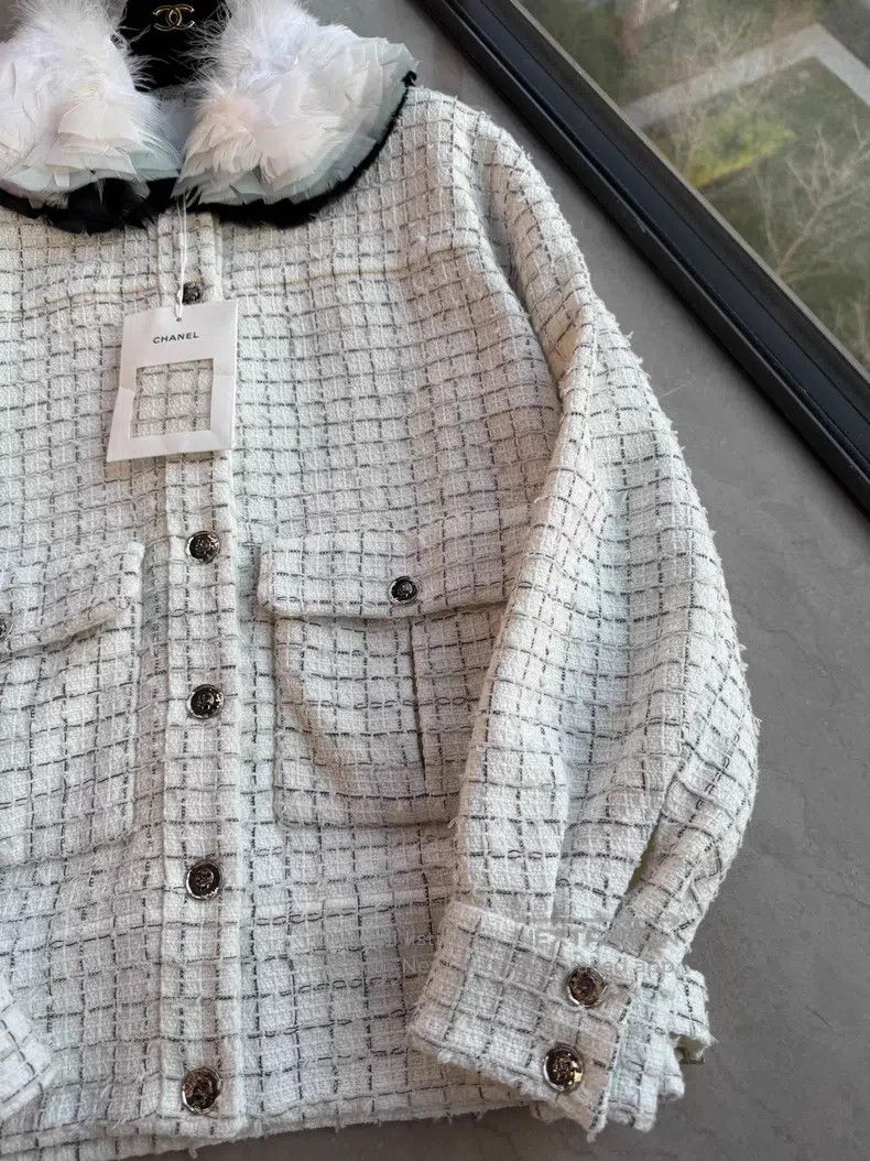 Chanel Chanel Feather collar jacket Size XS / US 0-2 / IT 36-38 - 2 Thumbnail