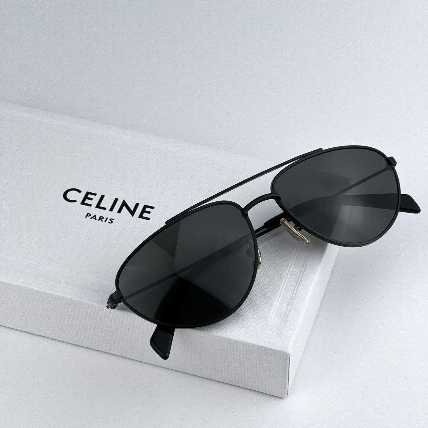 Celine NEW Celine CL40077U 02A Pilot Unisex Sunglasses CL 40077U Size ONE SIZE - 3 Thumbnail