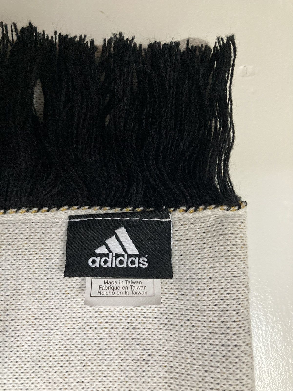 Adidas ADIDAS REAL MADRID CF SCARF SOCCER FOOTBALL KNIT BLACK WHITE Size ONE SIZE - 9 Thumbnail