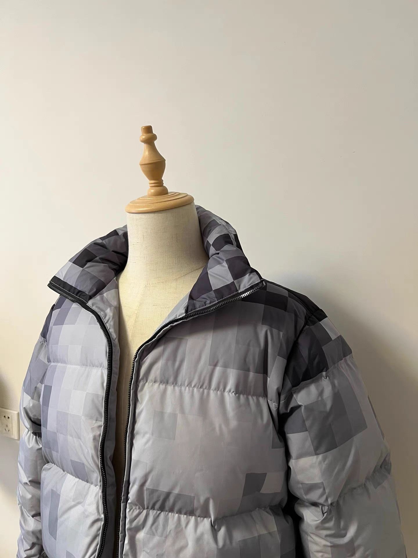 Xander Zhou Xander Zhou Digital Print Down Jacket (White Duck Down) K9 Size US M / EU 48-50 / 2 - 4 Thumbnail