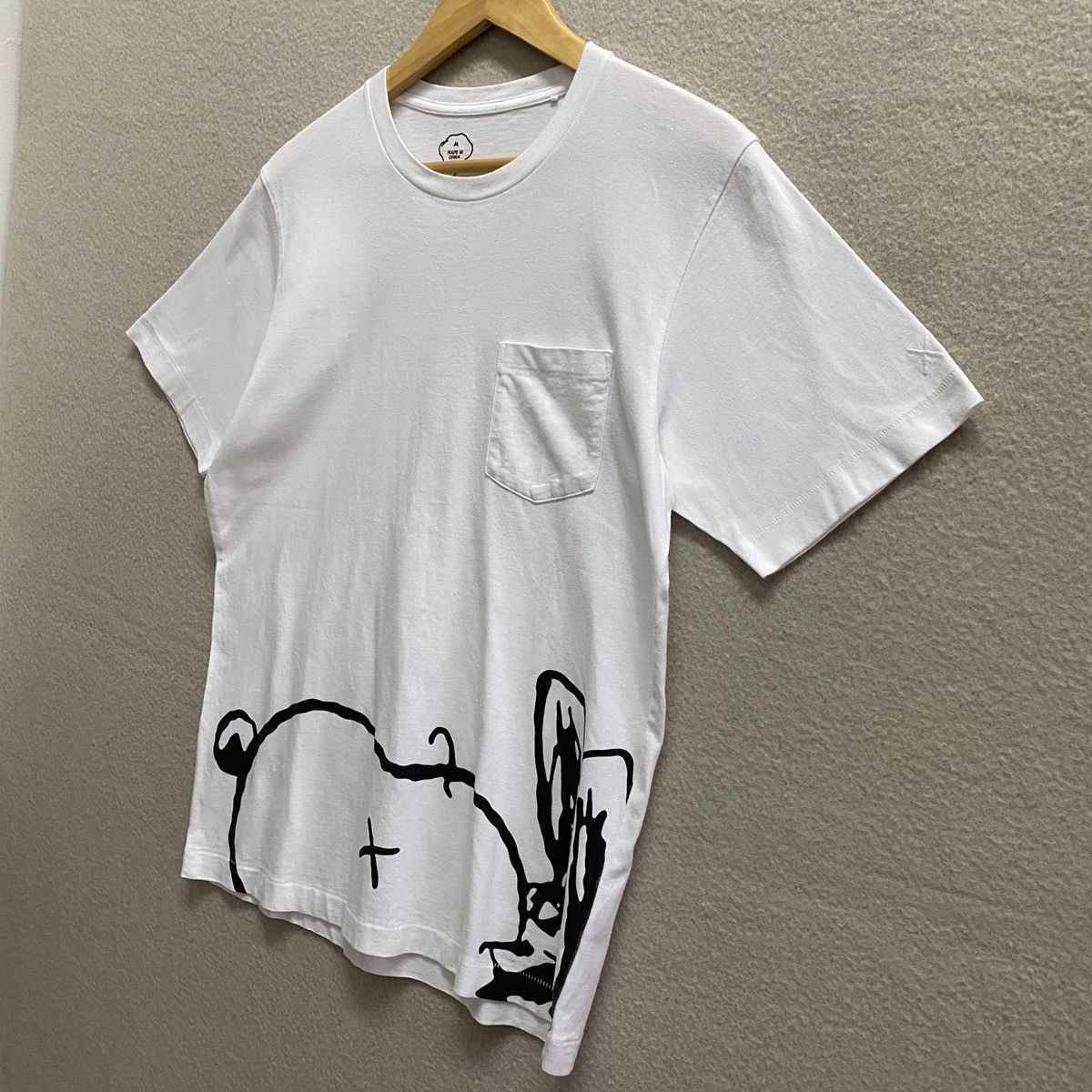 Uniqlo Uniqlo X Kaws X Peanuts Tshirt Size US M / EU 48-50 / 2 - 3 Thumbnail