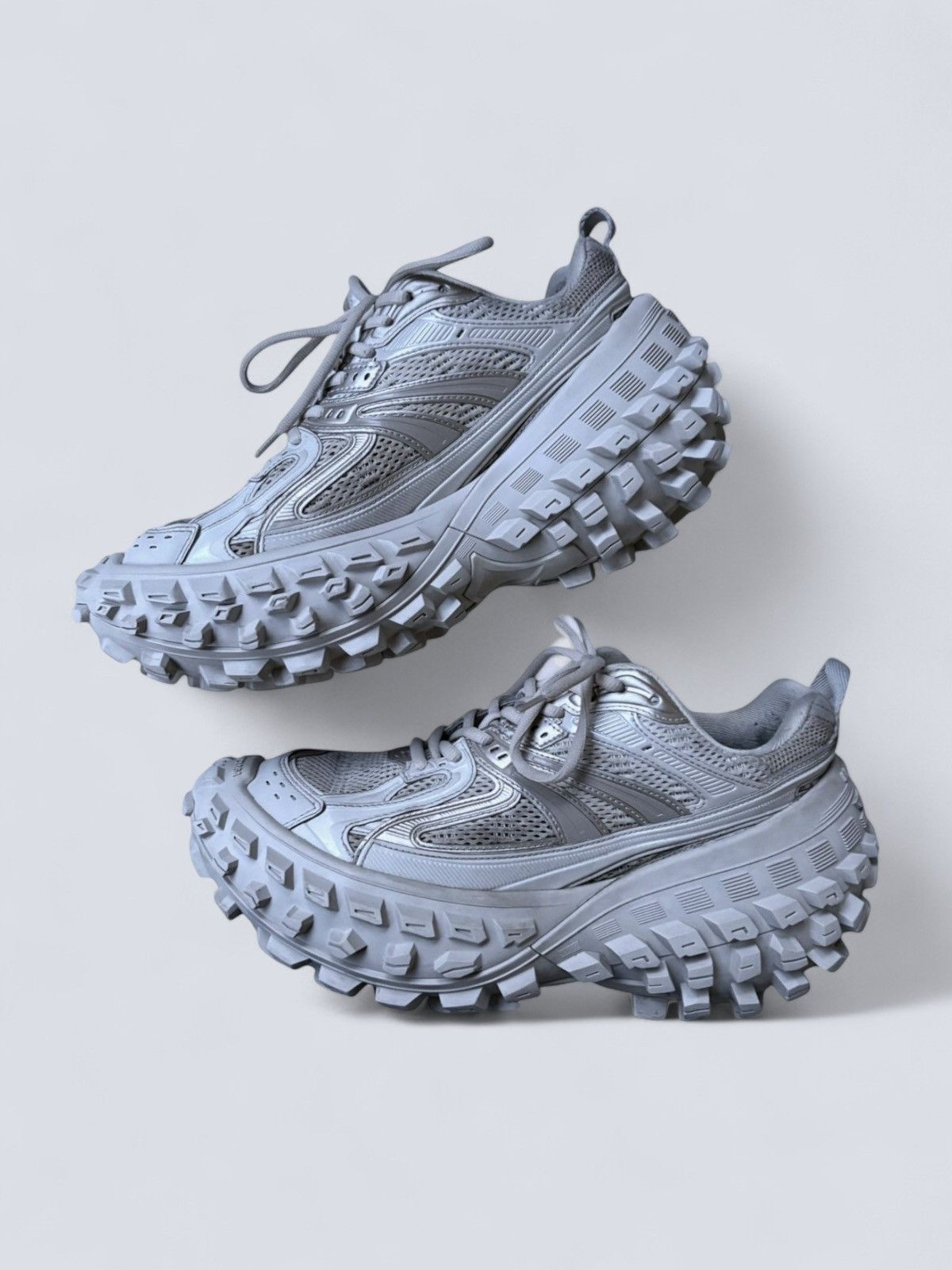 Balenciaga Balenciaga Defender Bouncer Sneaker 41 Beige | Grailed