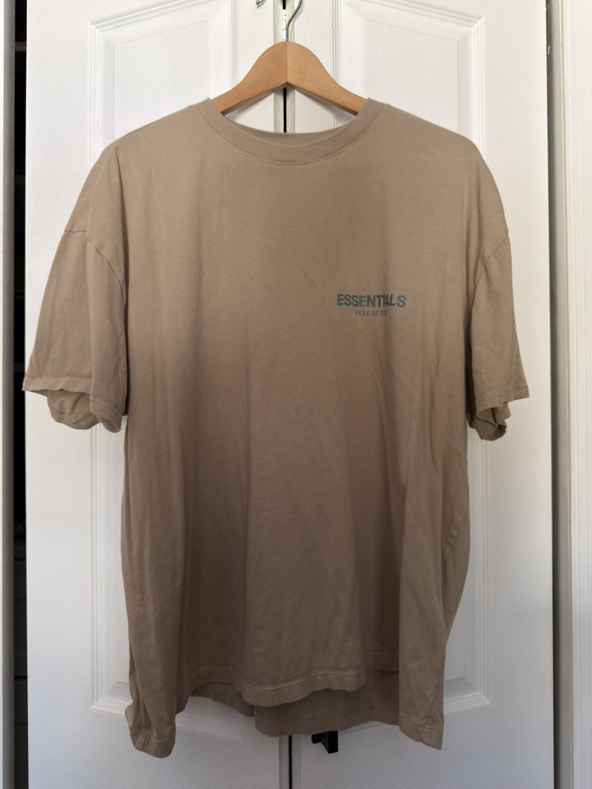 Essentials Fear of God Essentials Tan T-Shirt Size US S / EU 44-46 / 1 - 1 Thumbnail