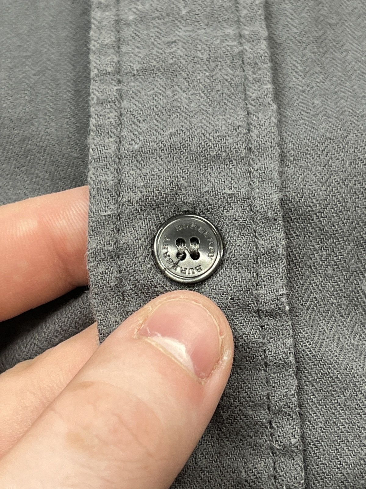 Burberry Burberry Brit Gray Flannel Shirt (Y0438) Size US M / EU 48-50 / 2 - 4 Thumbnail