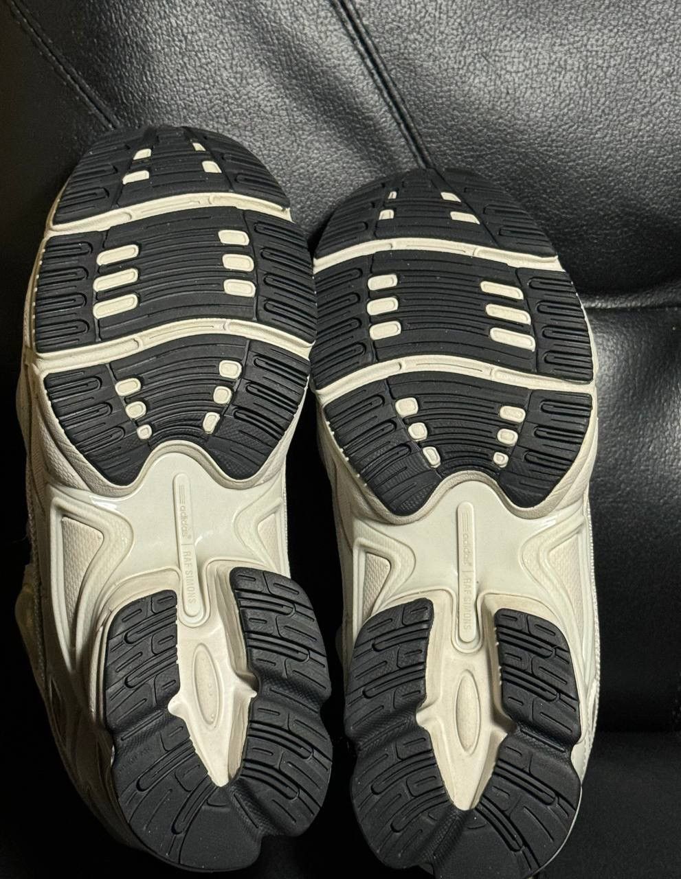 Adidas × Raf Simons Adidas Raf Simons Ozweego Cream White Size US 6.5 / EU 39-40 - 9 Thumbnail