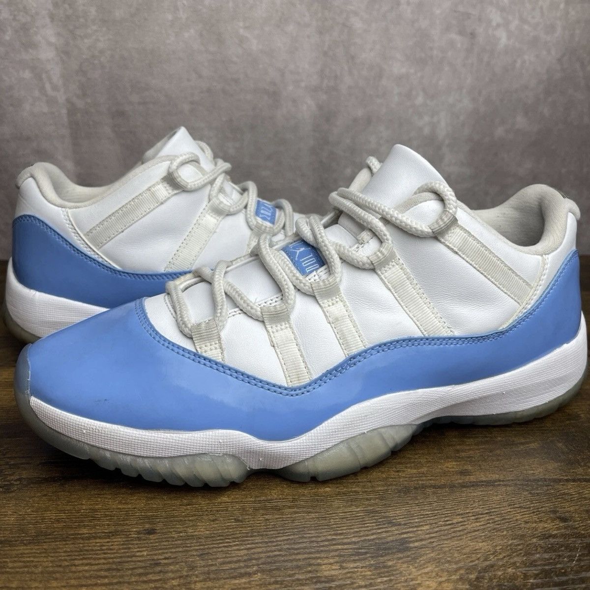Jordan Brand Jordan 11 Retro Low University Blue 2017 528895-106 UNC Rare Size US 10 / EU 43 - 2 Thumbnail