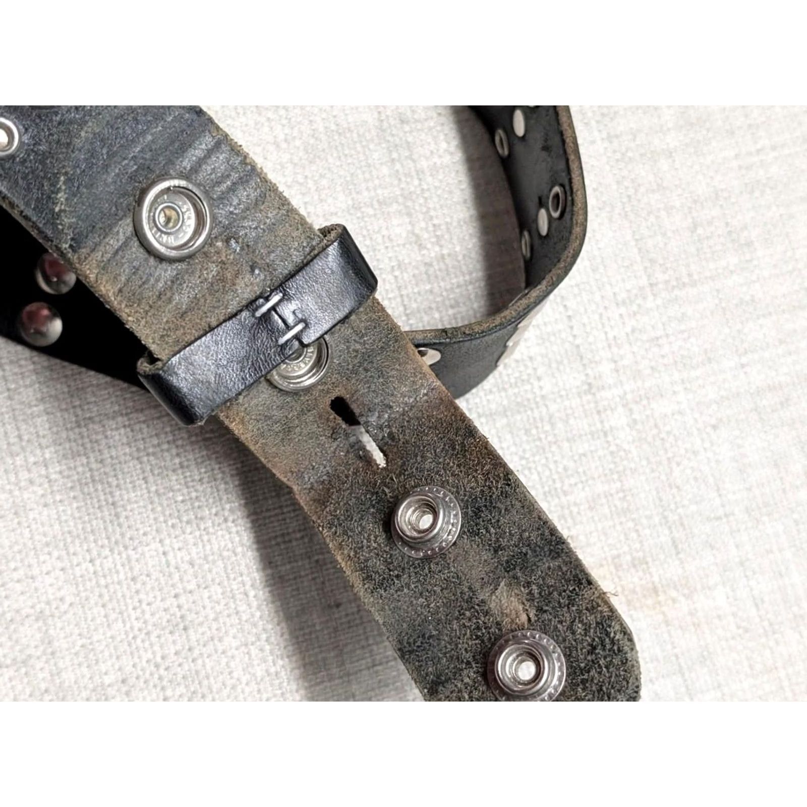 Harley Davidson VINTAGE Harley-Davidson belt 42 leather studded punk western belt Men 42 Black Studded Concho 1990s Size 42 - 4 Thumbnail