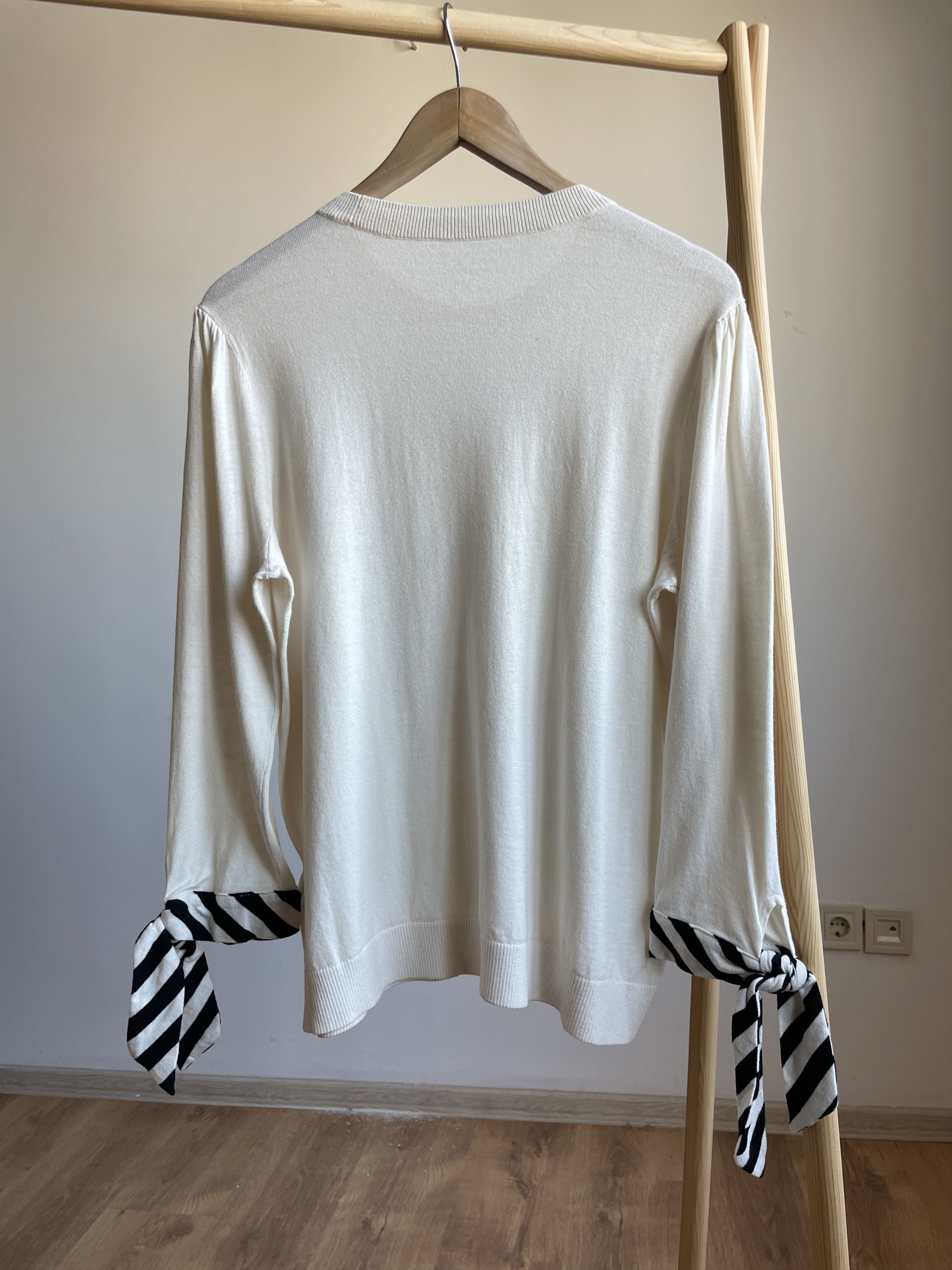 Polo Ralph Lauren Polo Ralph Lauren Womens Bow Cuff Cotton Blend Cream Sweater Size L / US 10 / IT 46 - 2 Thumbnail