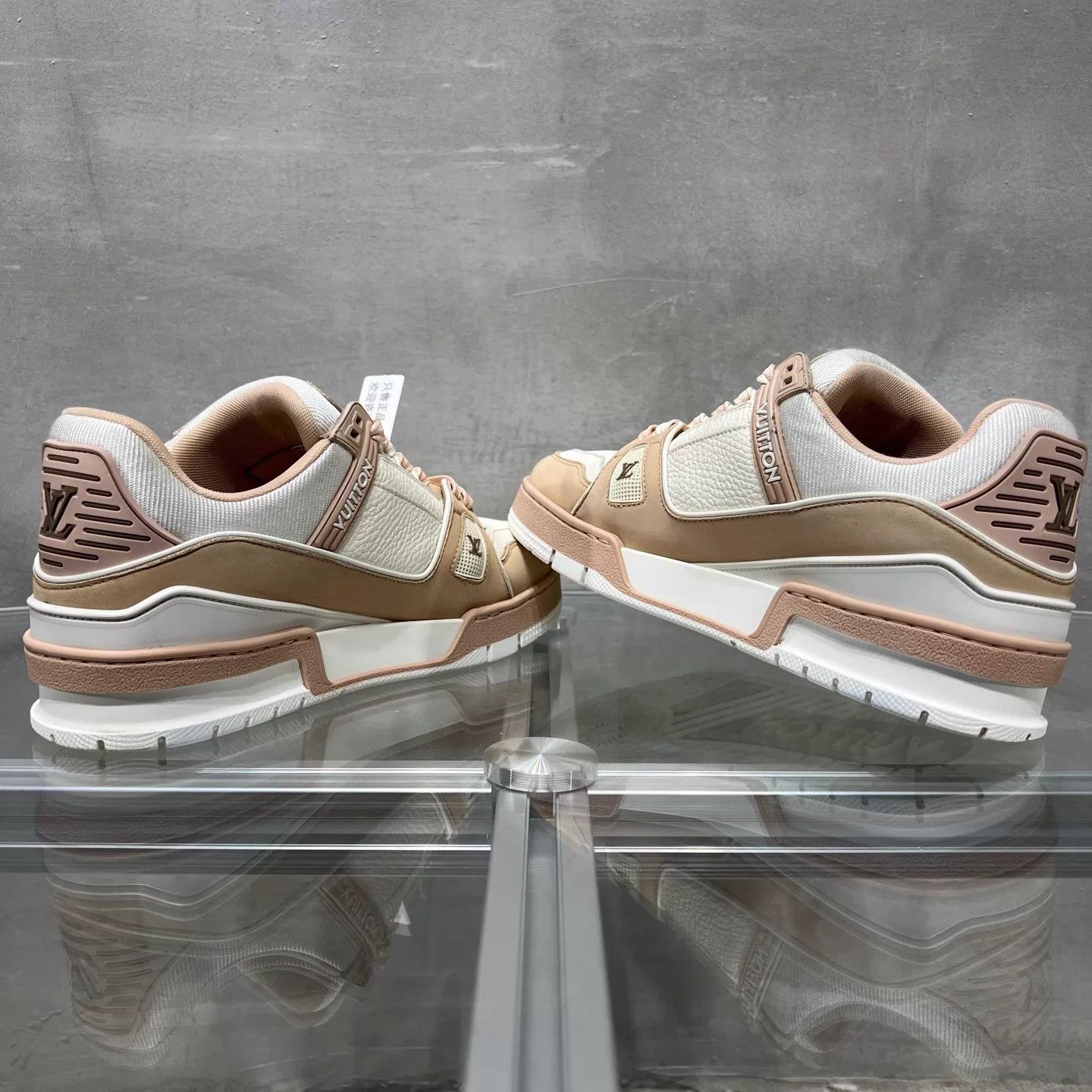 Louis Vuitton LV Trainer White Pink 38.5 Size US 8 / IT 38 - 5 Thumbnail