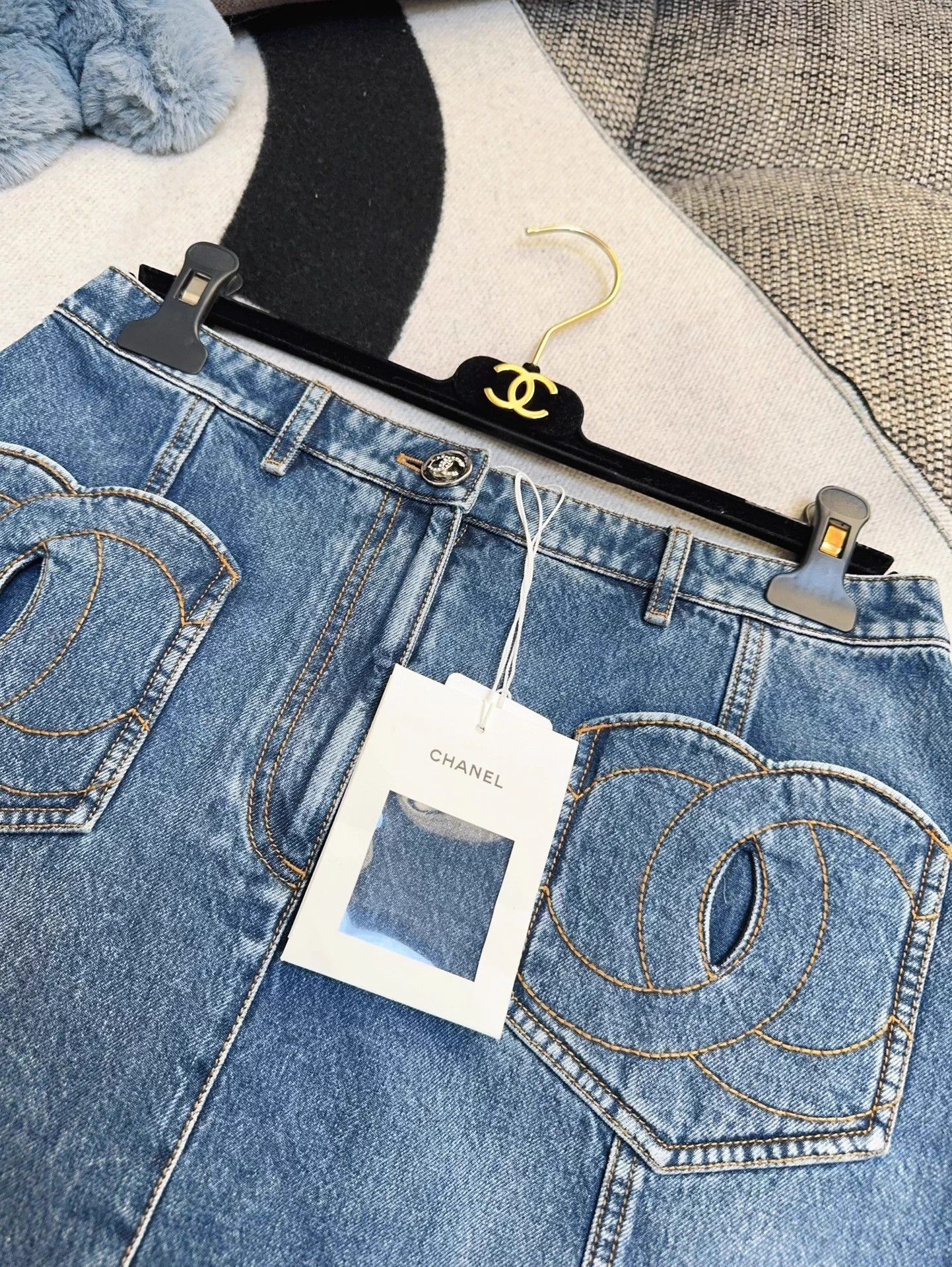 Chanel Chanel 24P Blue CC Denim Mini Skirt 38/40 NWT Size 28" / US 6 / IT 42 - 3 Thumbnail