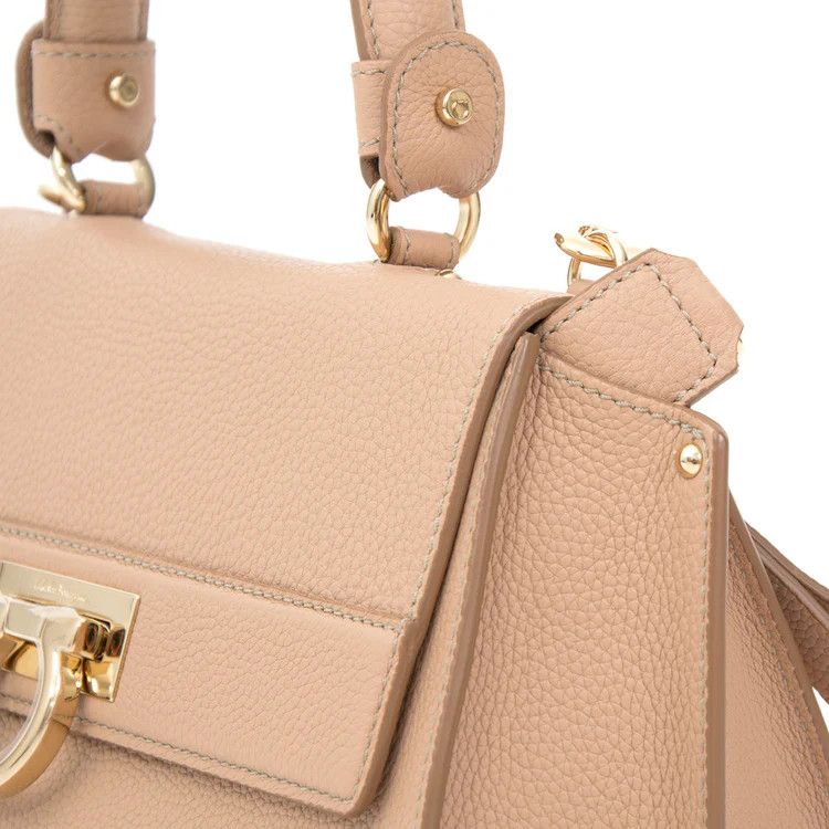 Salvatore Ferragamo o1s1rm0526 Size : OS / Shoulder Bag in Beige Size ONE SIZE - 3 Thumbnail