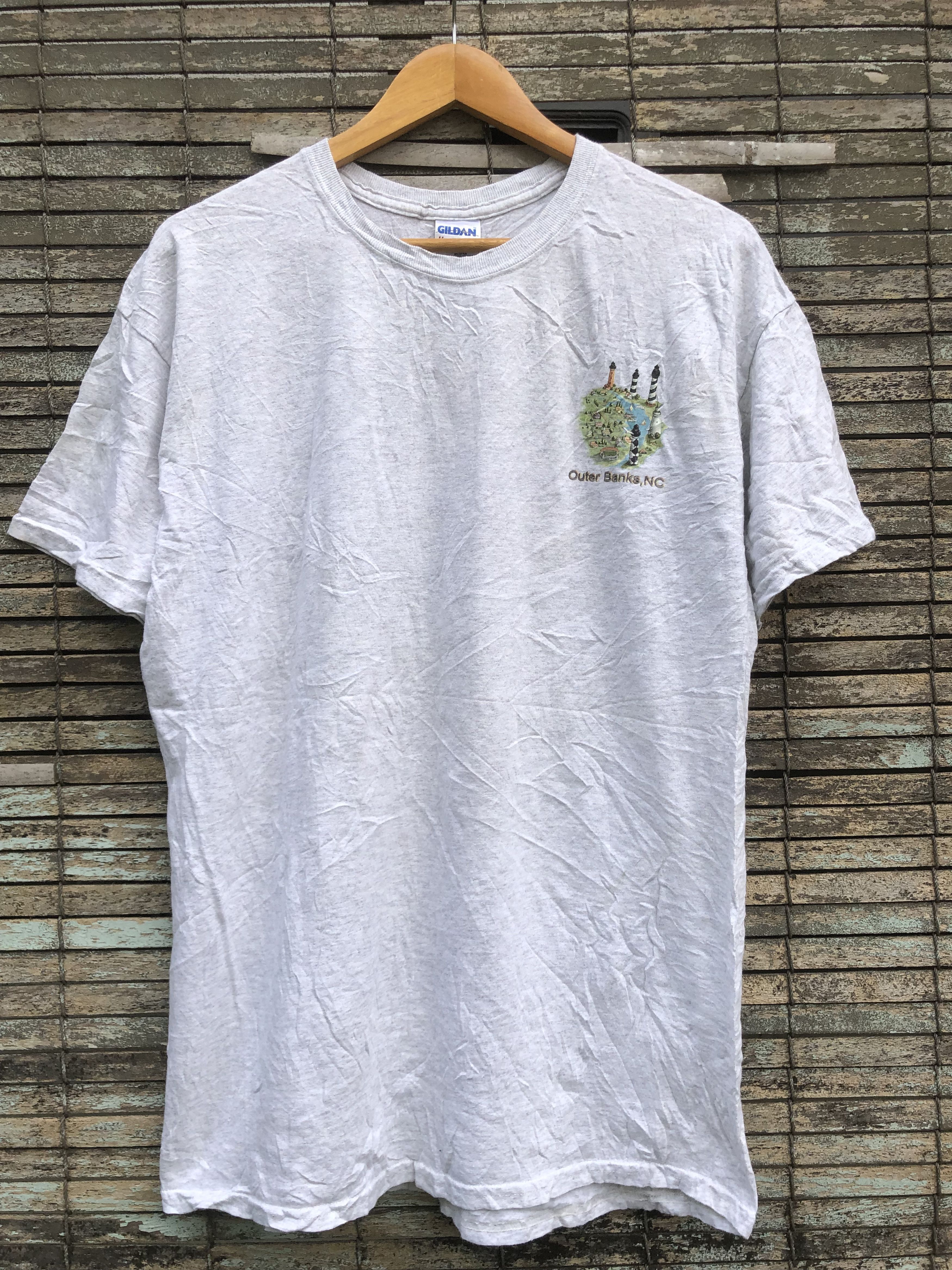 Vintage Vintage Outer Banks,NC Lighthouse Graphic Backhit Tee Size US L / EU 52-54 / 3 - 2 Thumbnail