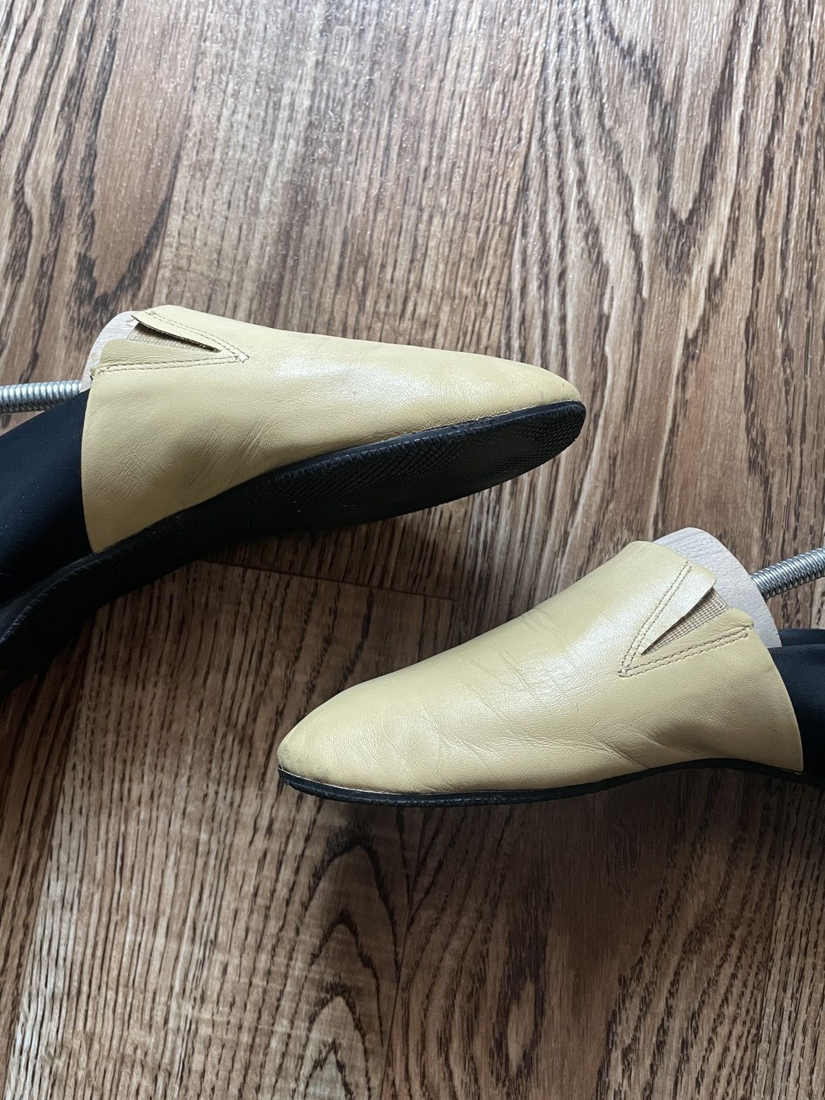 Prada 2000’s Vintage Prada Logo Leather Scrunch Ballet Flats Shoes Size US 7 / IT 37 - 4 Thumbnail