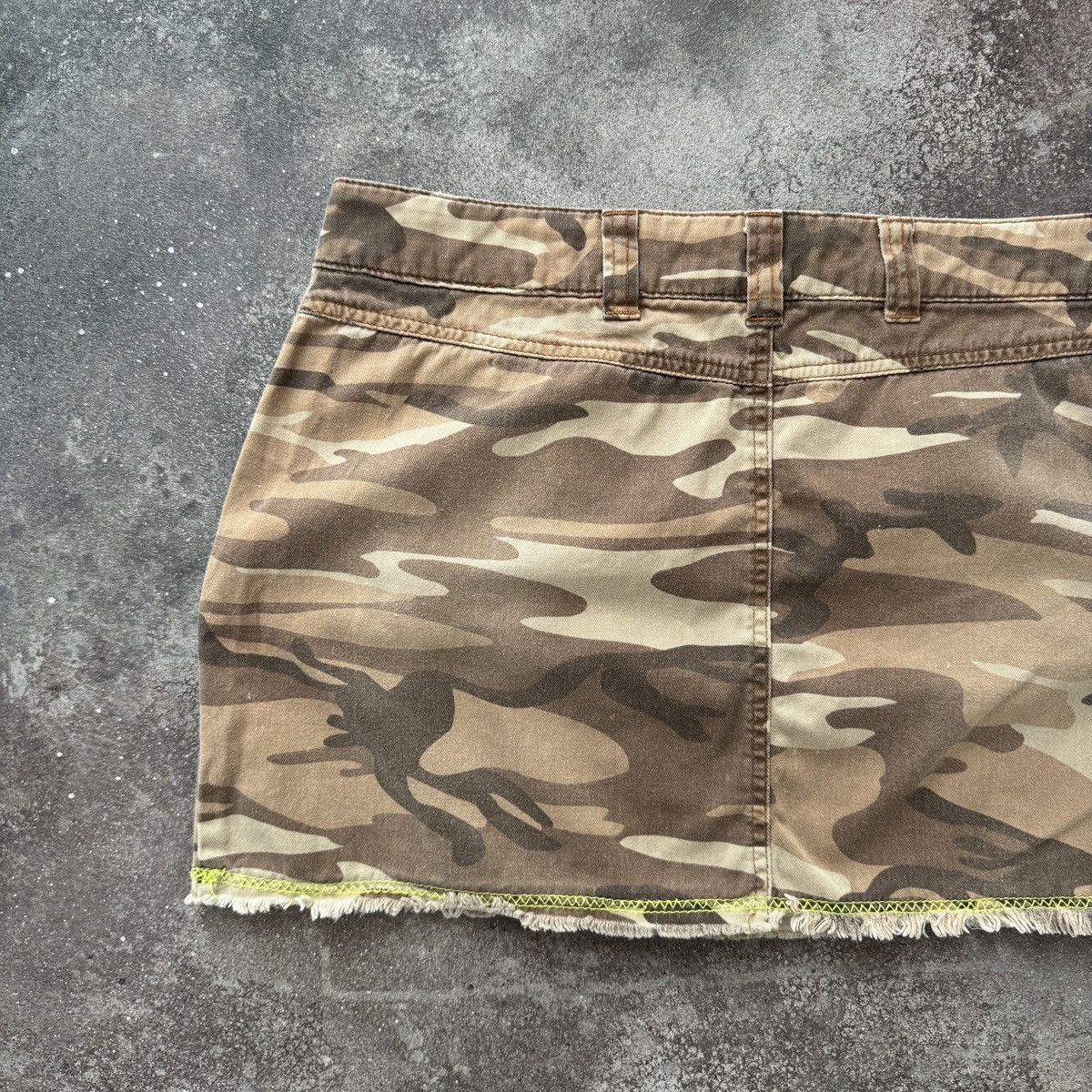 Hysteric Glamour Avant Garde Vintage Y2K Grunge Camo Cargo Mini Skirt Size 27" / US 4 / IT 40 - 6 Thumbnail