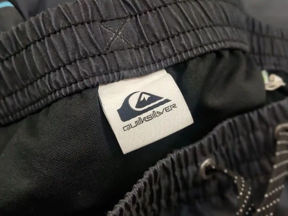Quiksilver Vintage Quiksilver gradient logo Casual Pocket Light Shorts Size US 30 / EU 46 - 9 Thumbnail