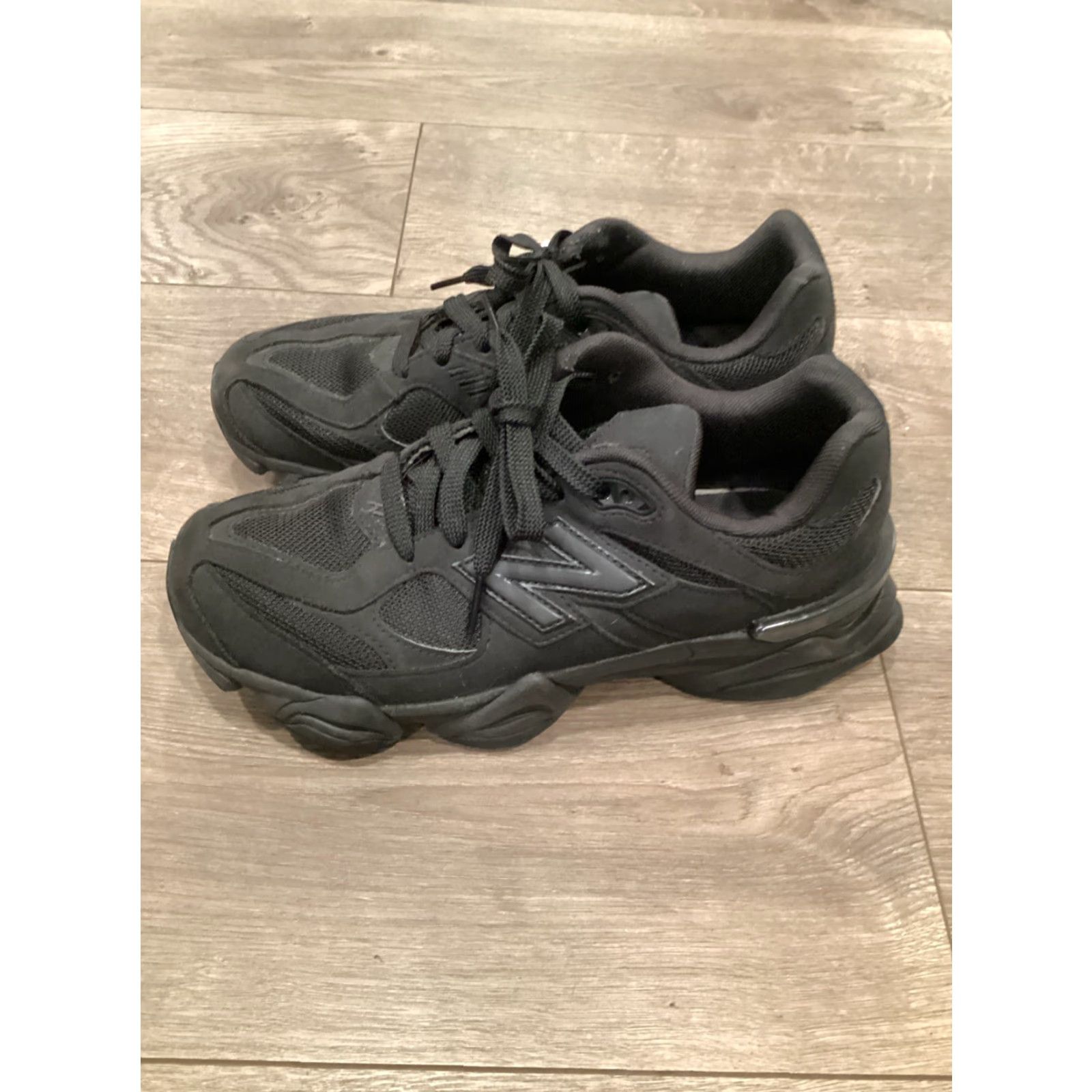New Balance New Balance 9060 Sneaker Unisex Adults Black Cat 6.5 USA 6.5 UK 39 EU Silver Accents Casual Athletic Low Top Shoes Size US 6 / EU 39 - 4 Thumbnail