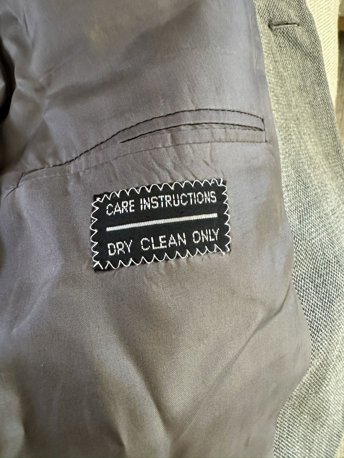 Giorgio Armani Giorgio Armani COLLEZIONI Made in Italy Jacket 42L Size 44L - 12 Thumbnail