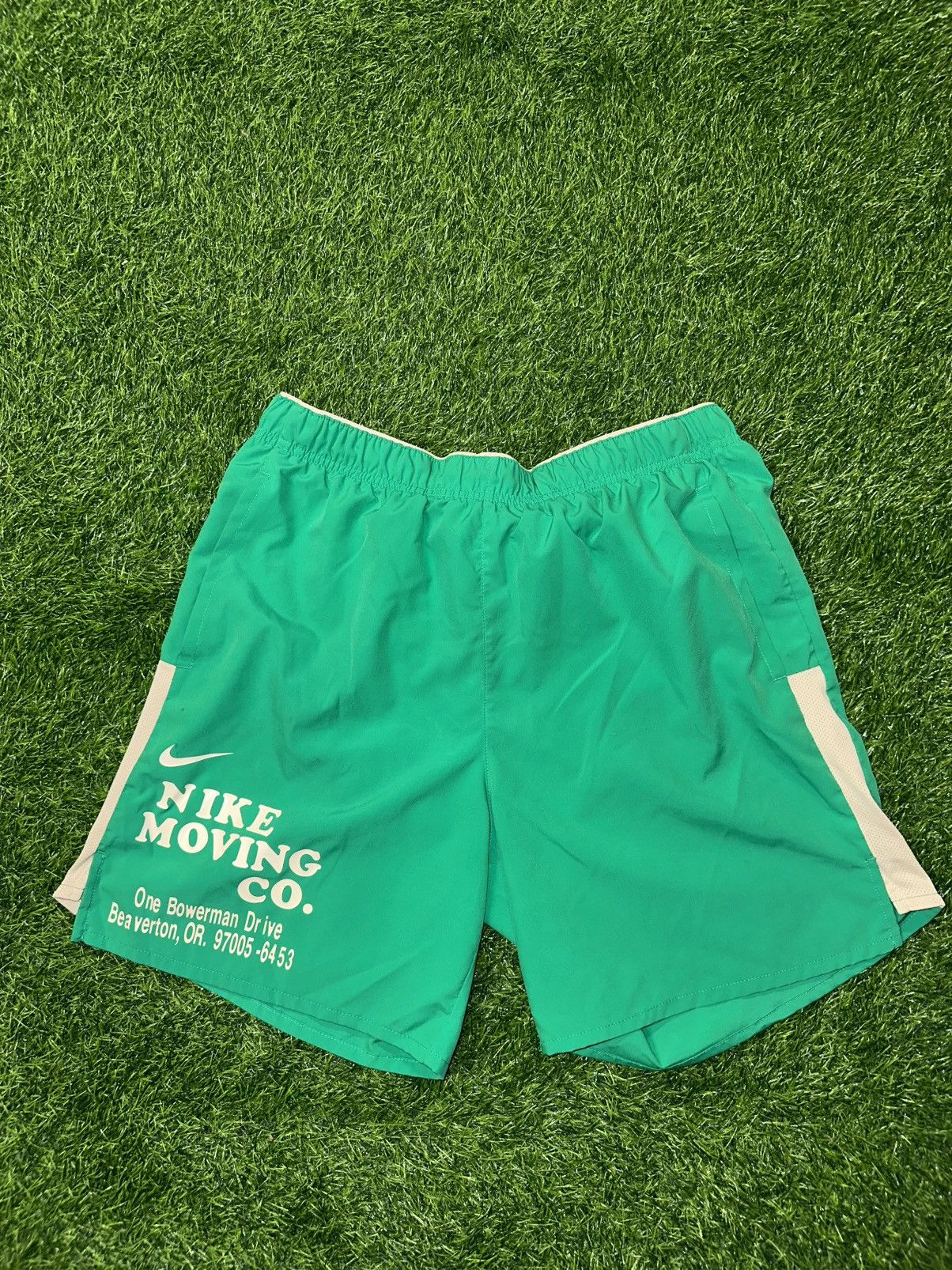 Nike Nike Shorts Size Medium Size US 32 / EU 48 - 1 Thumbnail