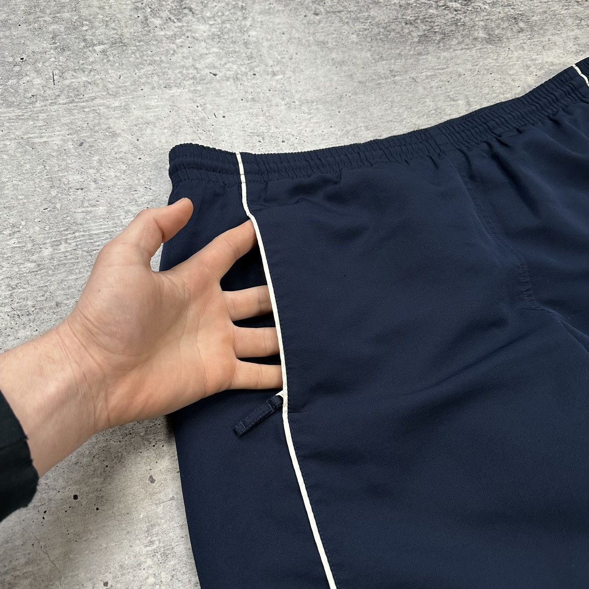 Vintage Vintage Nike Track Pants Navy Blue White Inserts Size US 32 / EU 48 - 6 Thumbnail