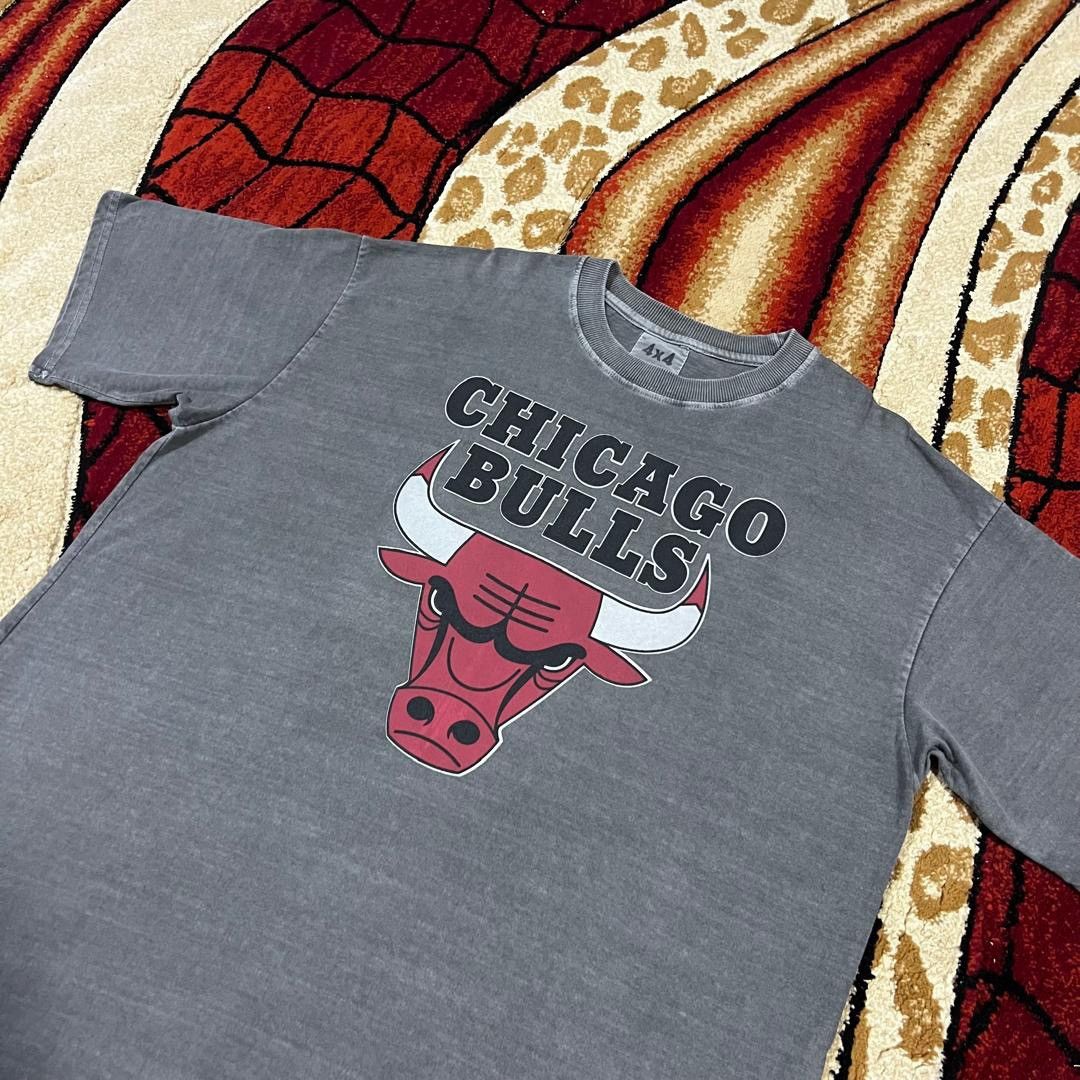 NFL Vintage Thrashed Faded Chicago Bulls ERD GRUNGE T Shirt Size US XL / EU 56 / 4 - 1 Thumbnail