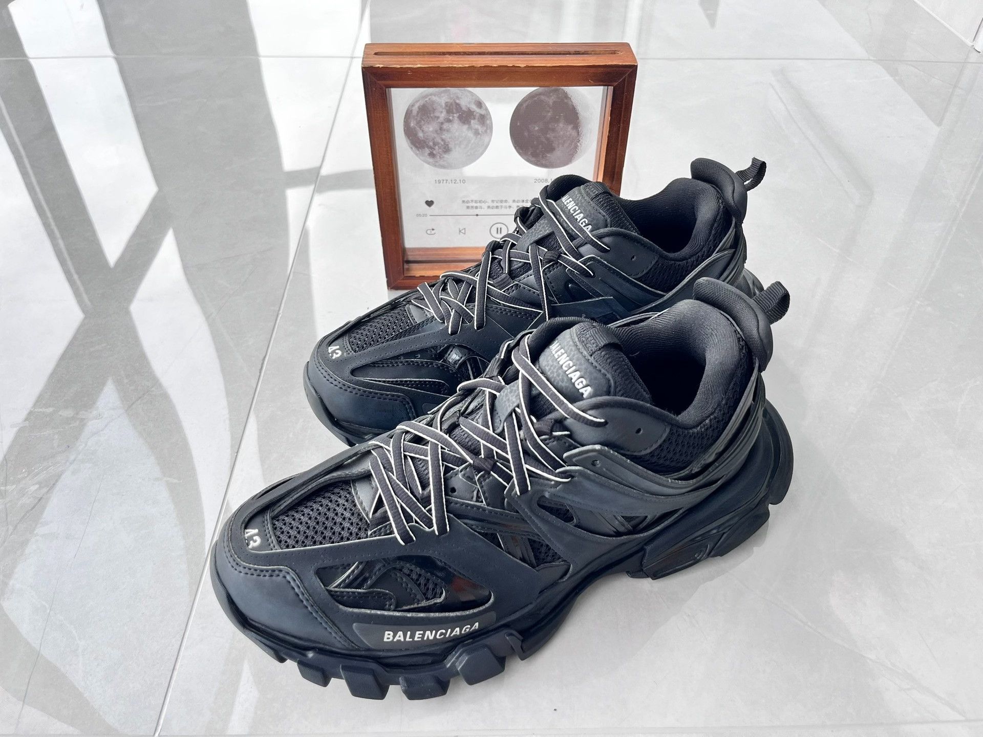 Balenciaga Balenciaga Black Lowtop Sneakers 10 Men Size US 10 / EU 43 - 1 Thumbnail
