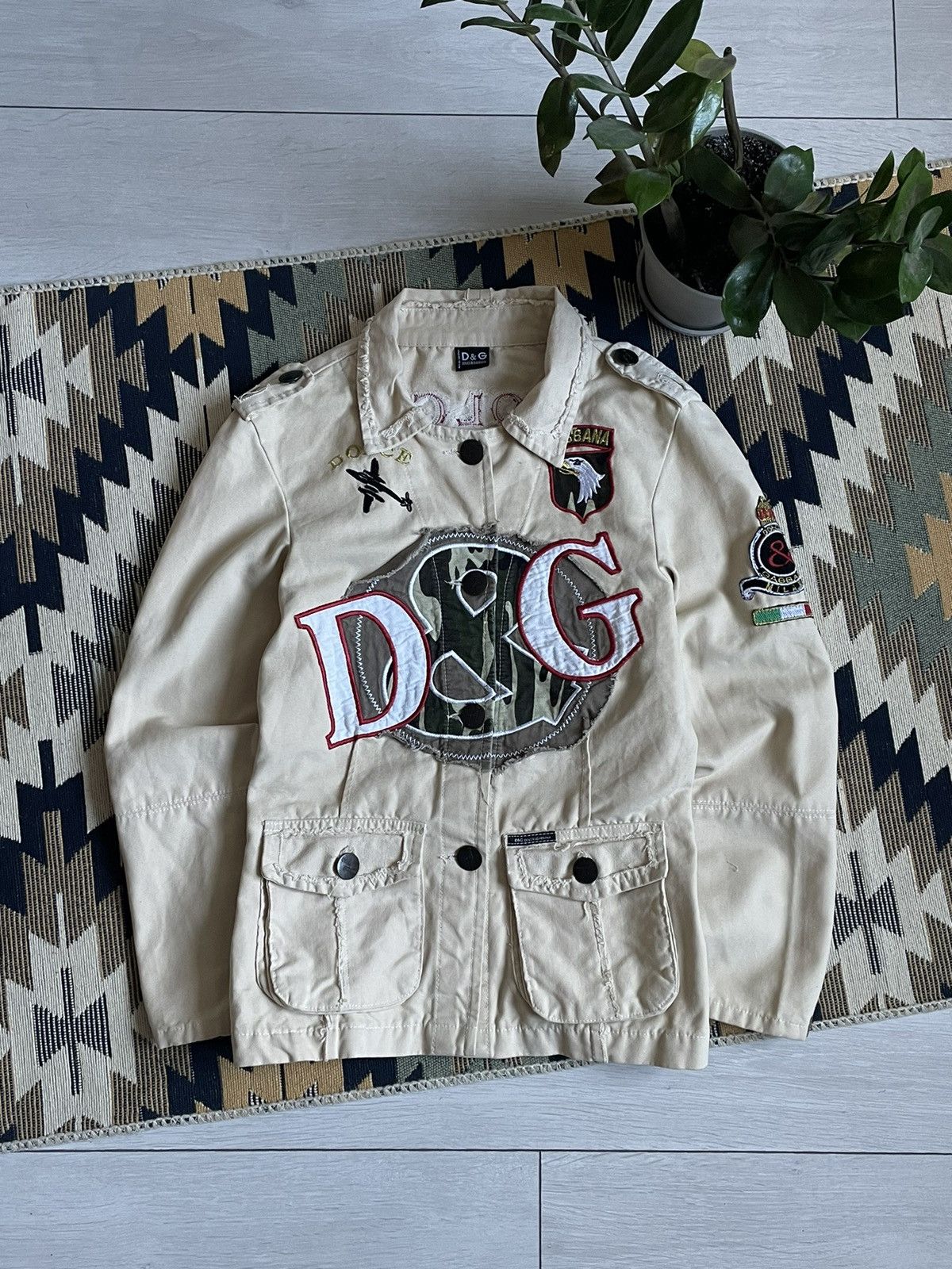 Dolce & Gabbana Rare❗️Vintage Dolce&Gabbana Denim Big Logo Jacket Size M / US 6-8 / IT 42-44 - 1 Thumbnail