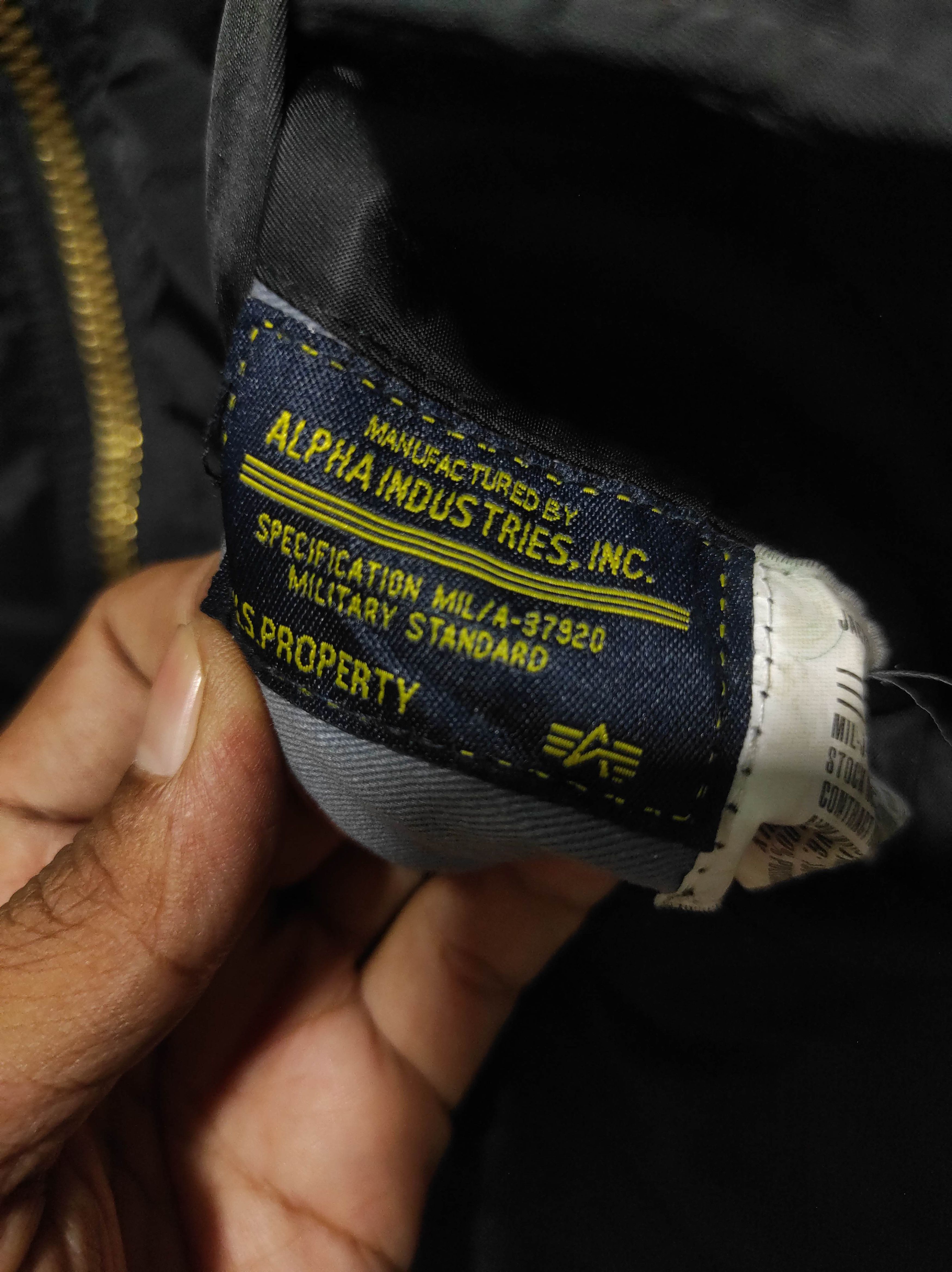 Alpha Industries Vintage Alpha Industries Riversible MA-1 Bomber Jacket Black Size US L / EU 52-54 / 3 - 12 Thumbnail