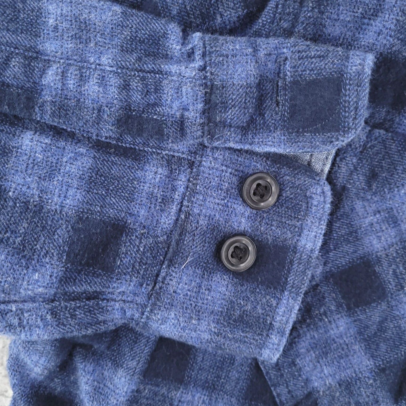 Vintage The American Outdoorsmen Shirt Mens XL Blue Plaid Long Sleeve Flannel Button-Up Regular Size US XL / EU 56 / 4 - 3 Thumbnail