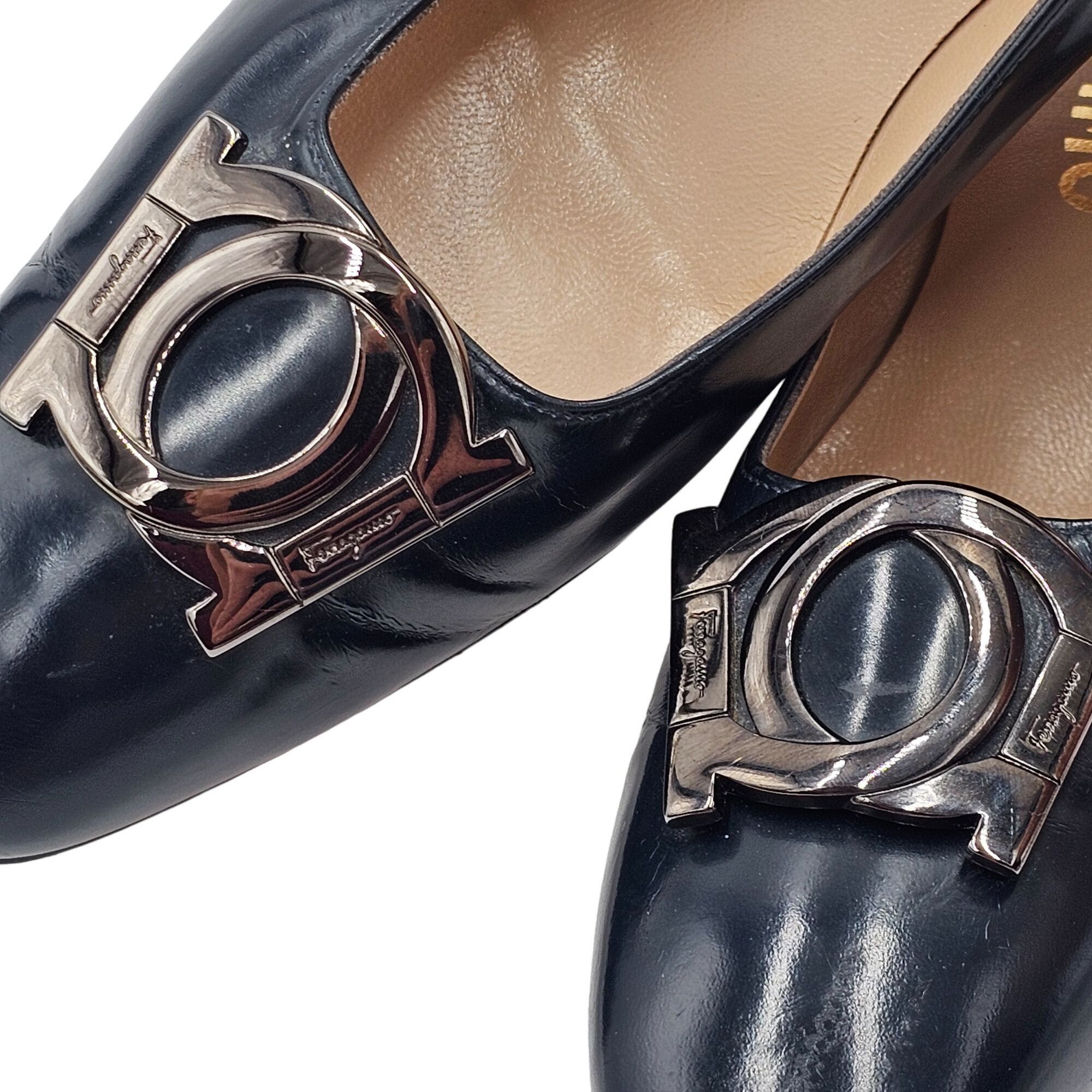 Vintage Salvatore Ferragamo Women 10AAA Navy Blue Patent Lea